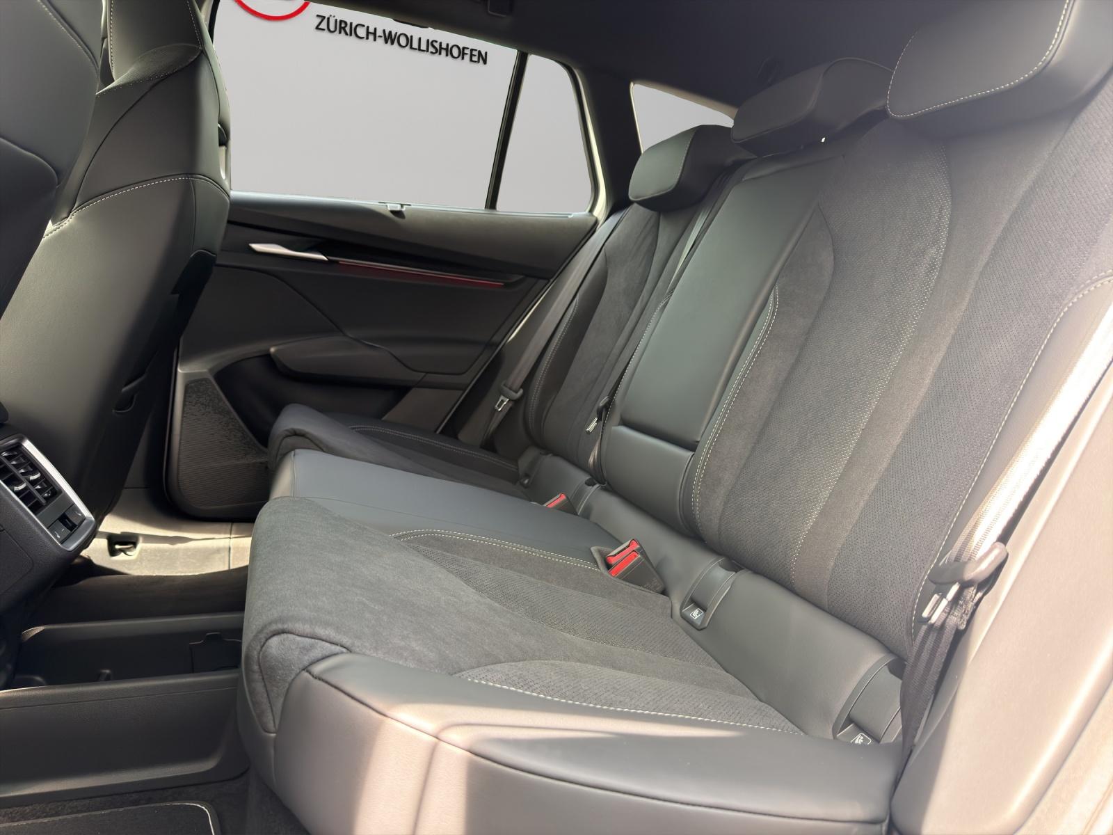 SKODA Enyaq 85x SportLine-image-12