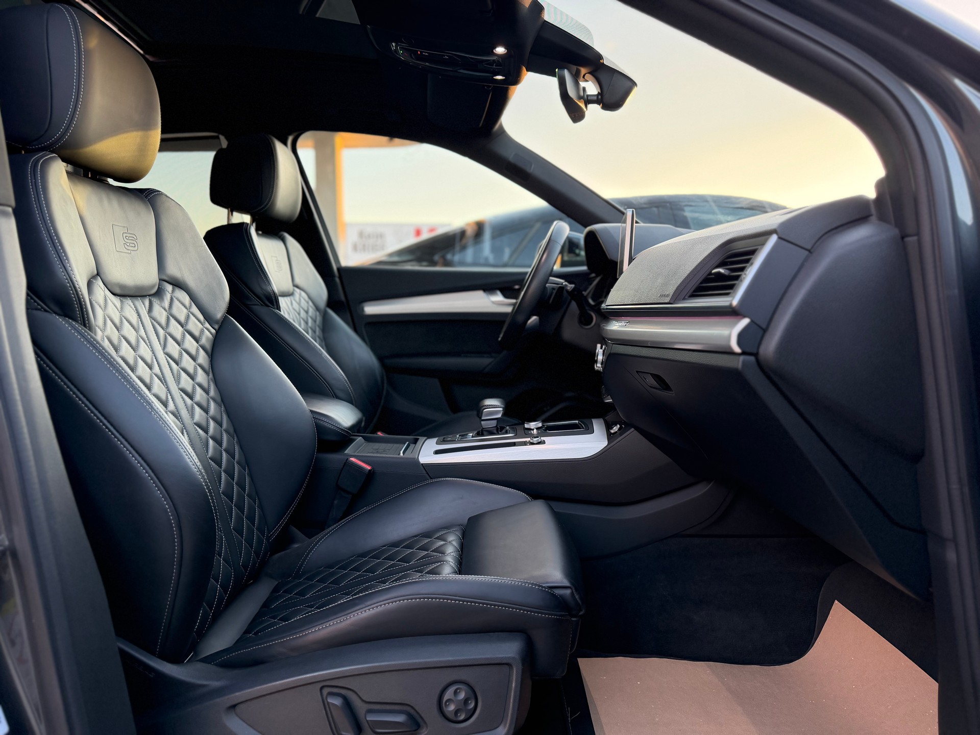 AUDI Q5 55 TFSI e sport quattro-image-14