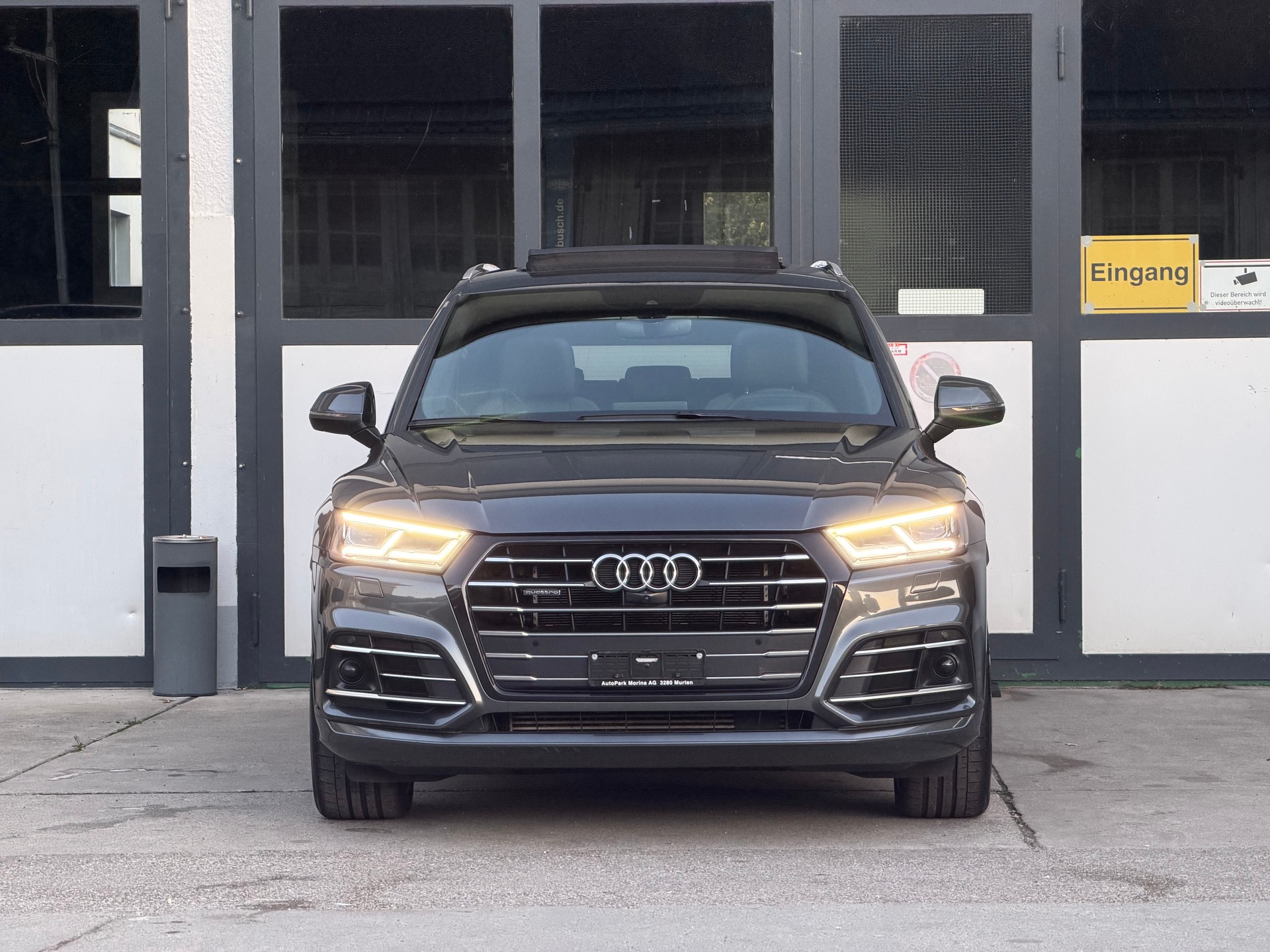 AUDI Q5 55 TFSI e sport quattro-showroom-element-2