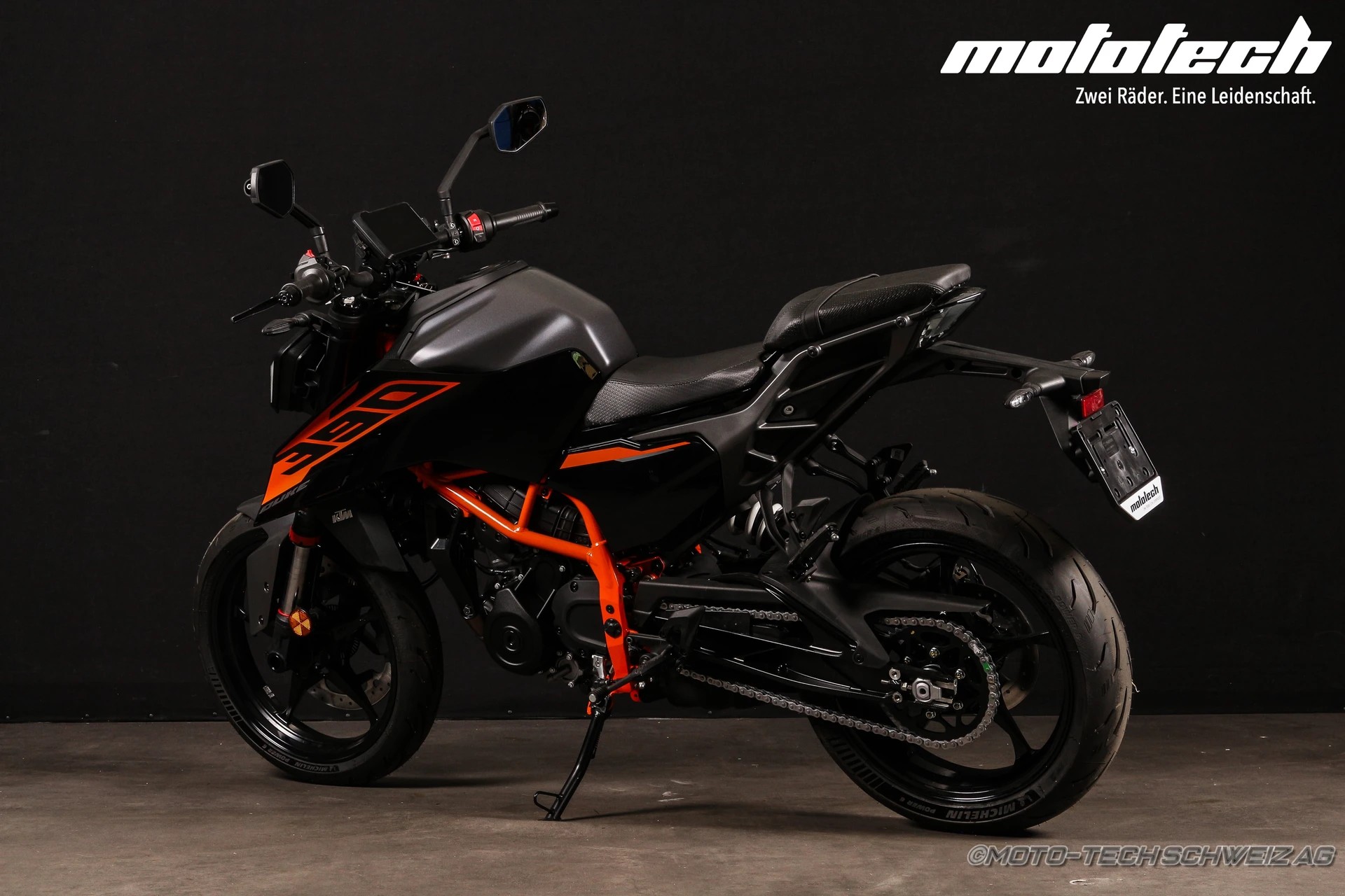 KTM 390 Duke-image-3