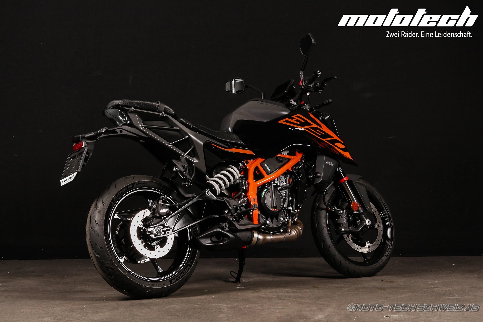 KTM 390 Duke-image-2