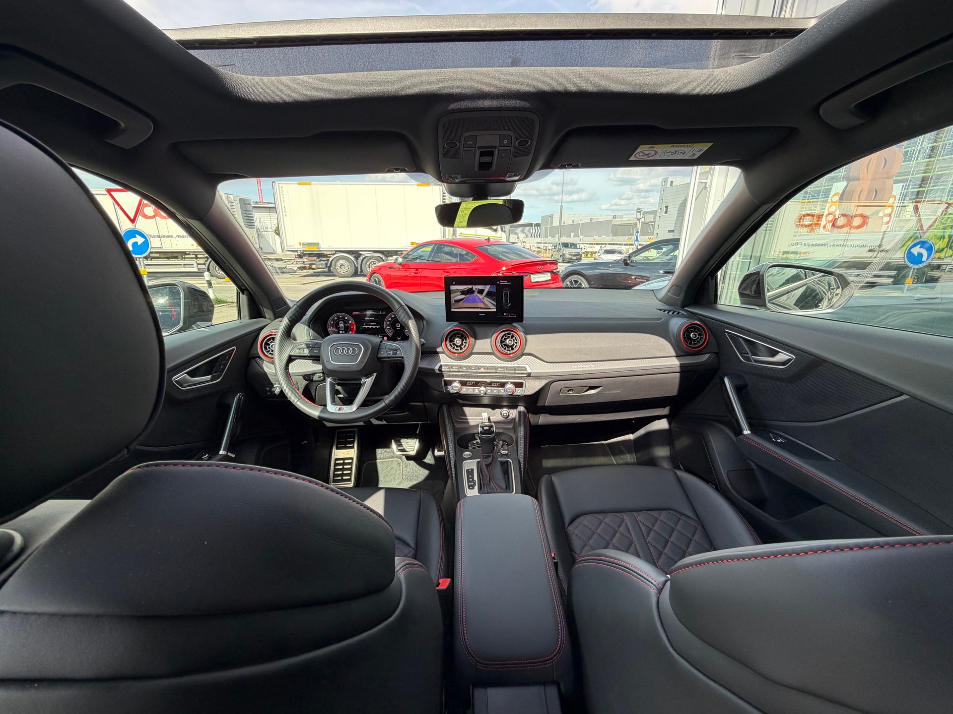 AUDI Q2 40 TFSI S line Attraction quattro S-tronic *S Line Competition - CH Auto*-image-16