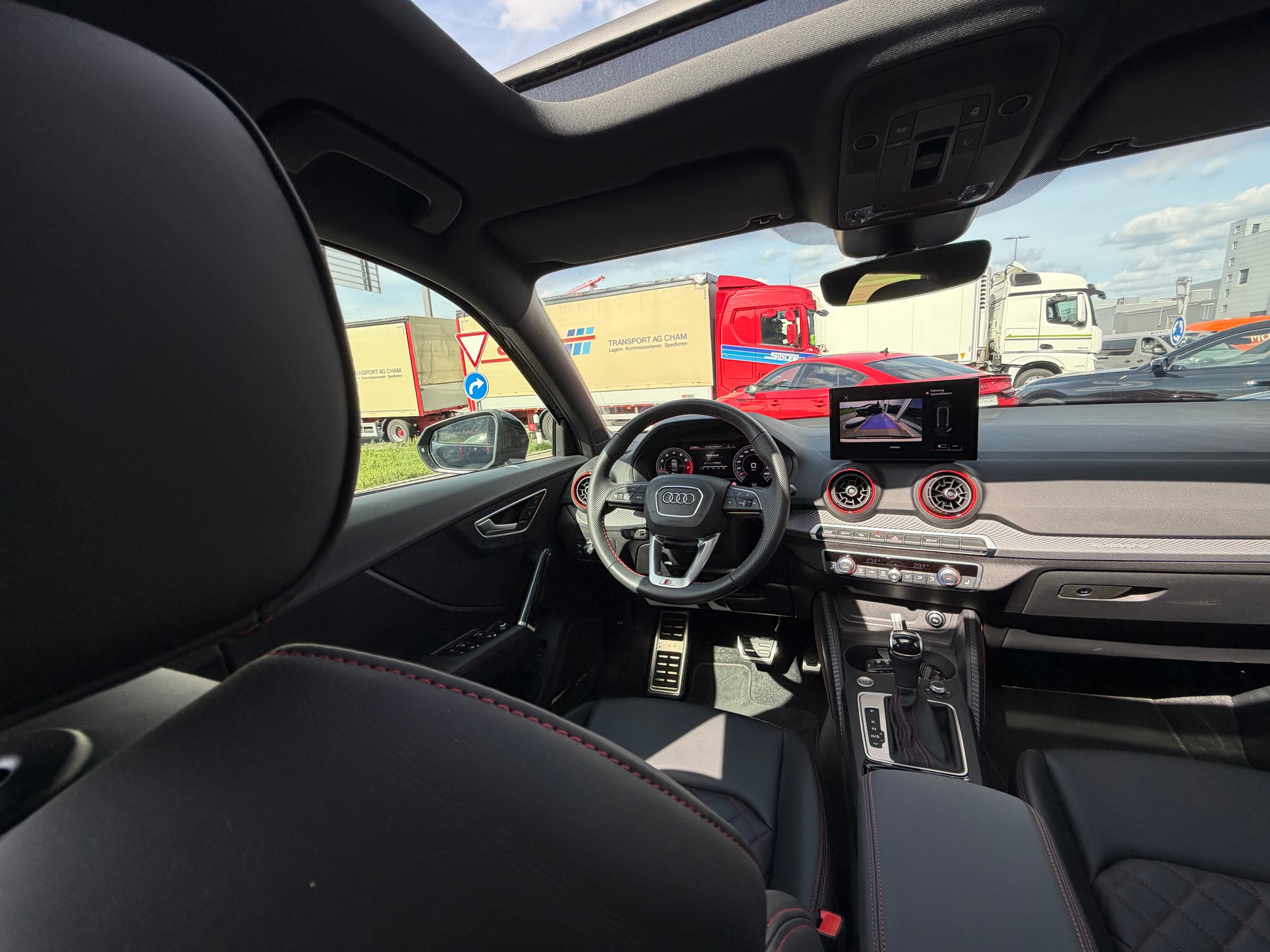 AUDI Q2 40 TFSI S line Attraction quattro S-tronic *S Line Competition - CH Auto*-image-15