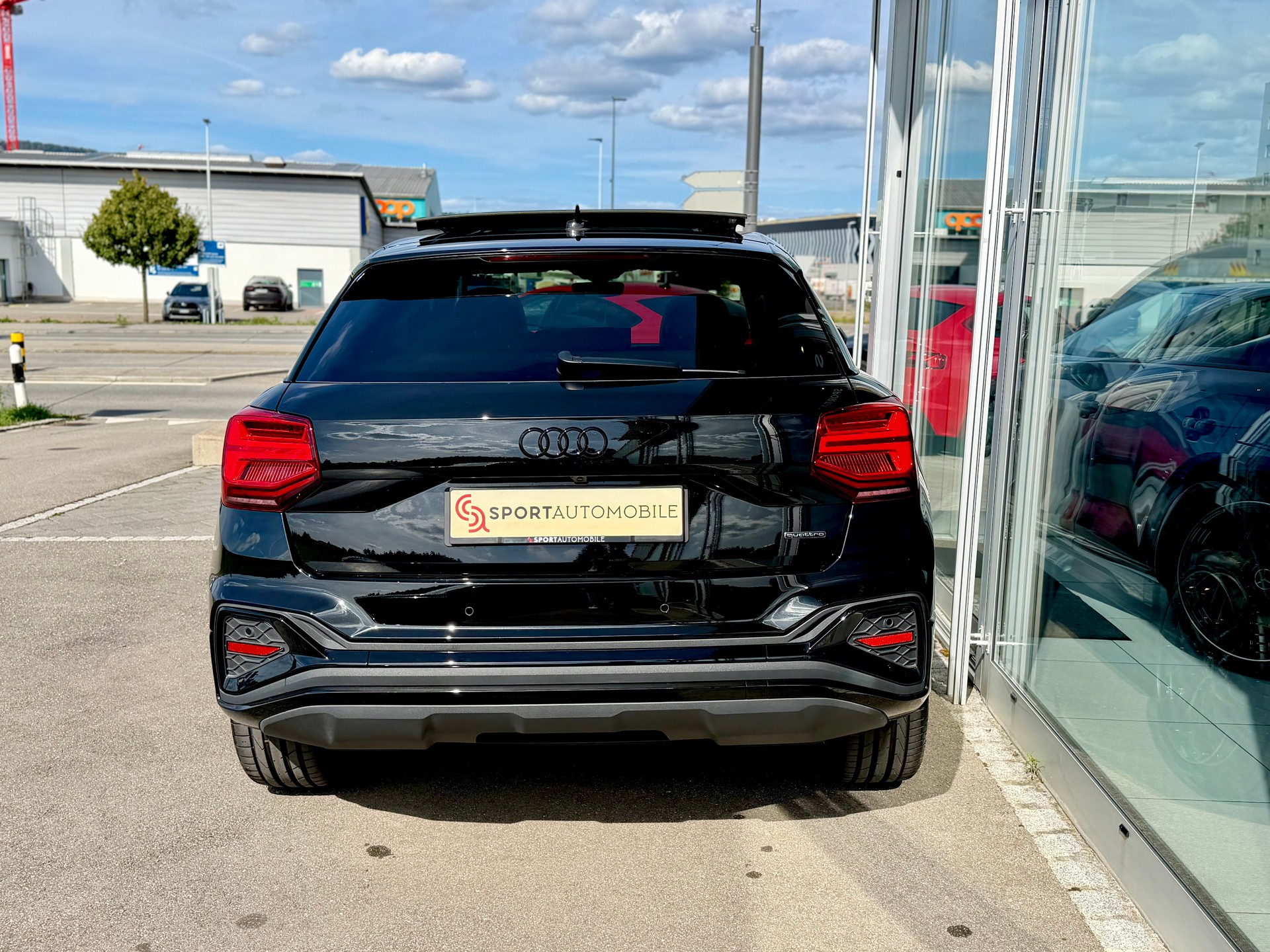 AUDI Q2 40 TFSI S line Attraction quattro S-tronic *S Line Competition - CH Auto*-image-9