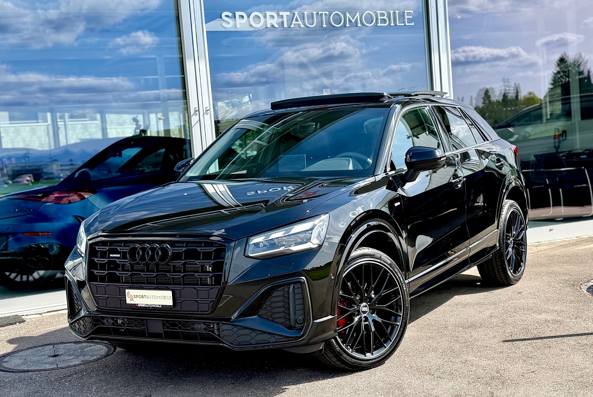 AUDI Q2 40 TFSI S line Attraction quattro S-tronic *S Line Competition - CH Auto*-showroom-element-1