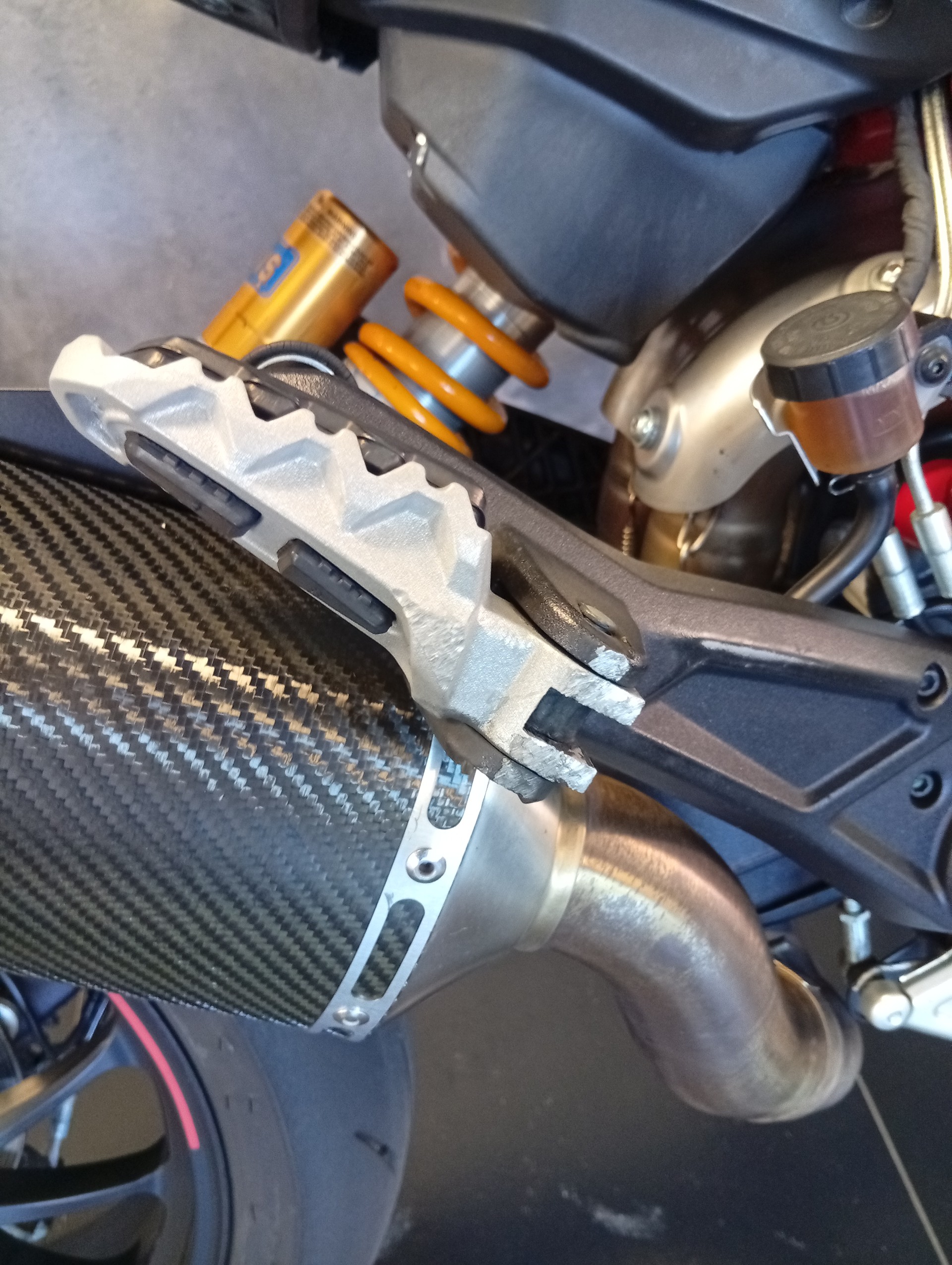 DUCATI Hypermotard 821 SP-image-10