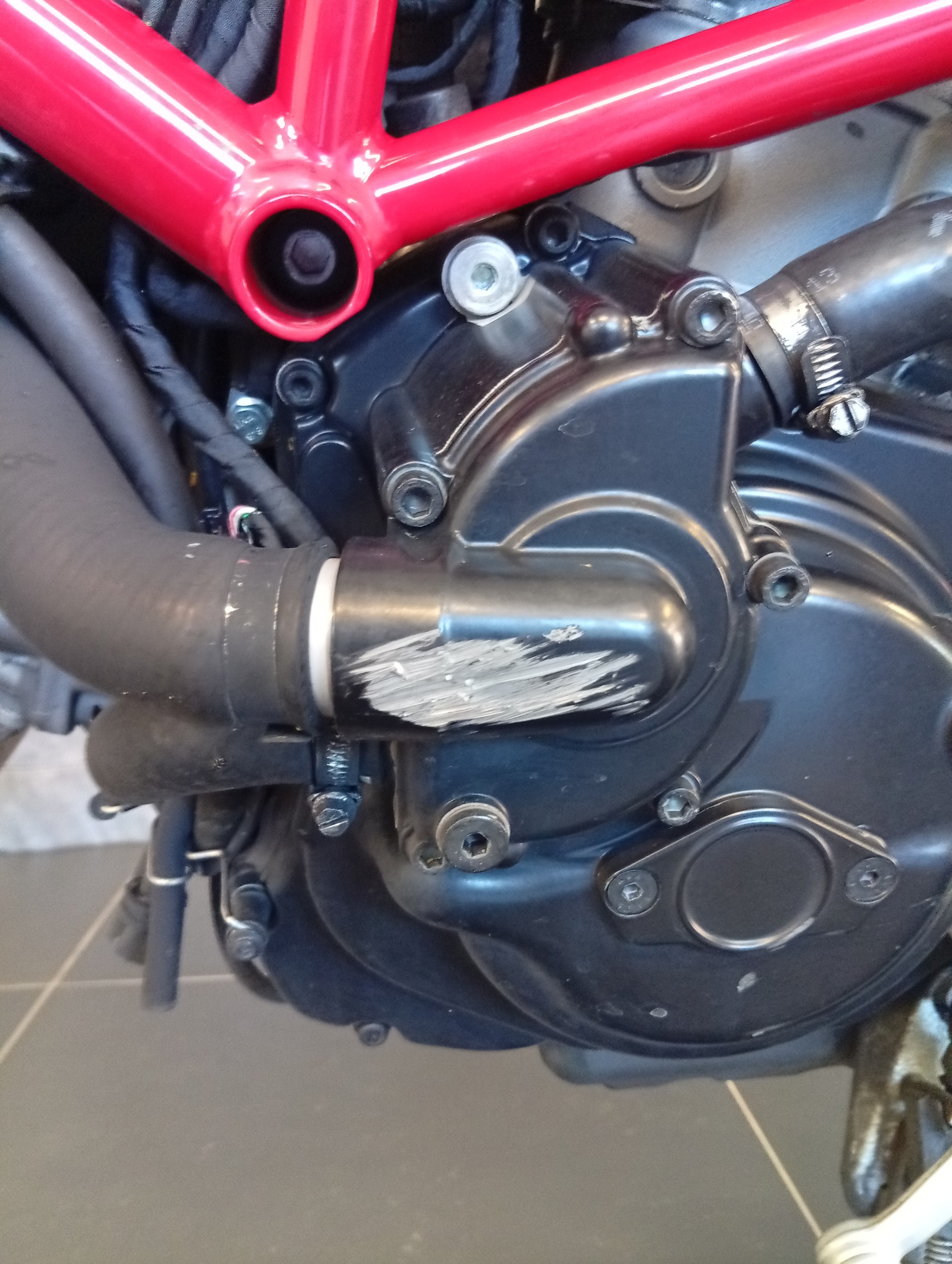 DUCATI Hypermotard 821 SP-image-6