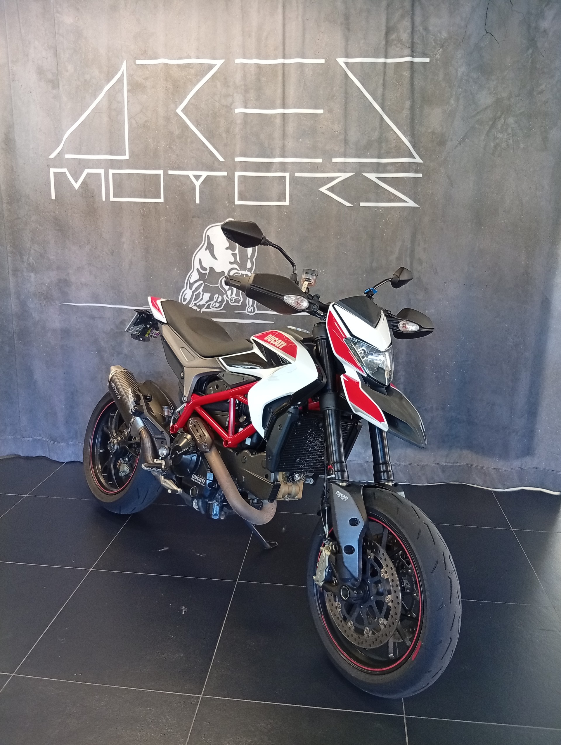 DUCATI Hypermotard 821 SP-image-1