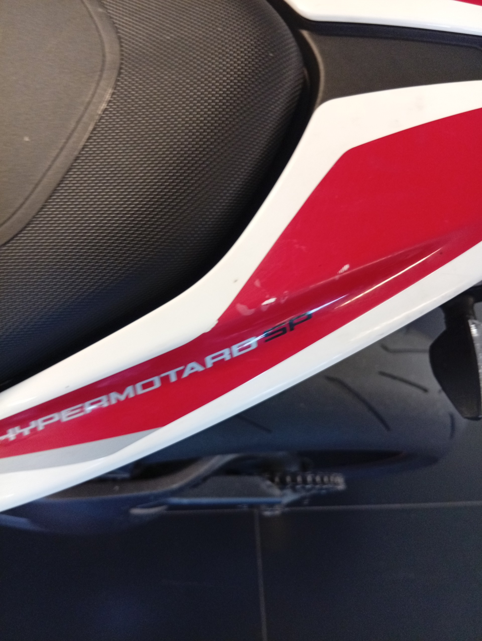 DUCATI Hypermotard 821 SP-image-8