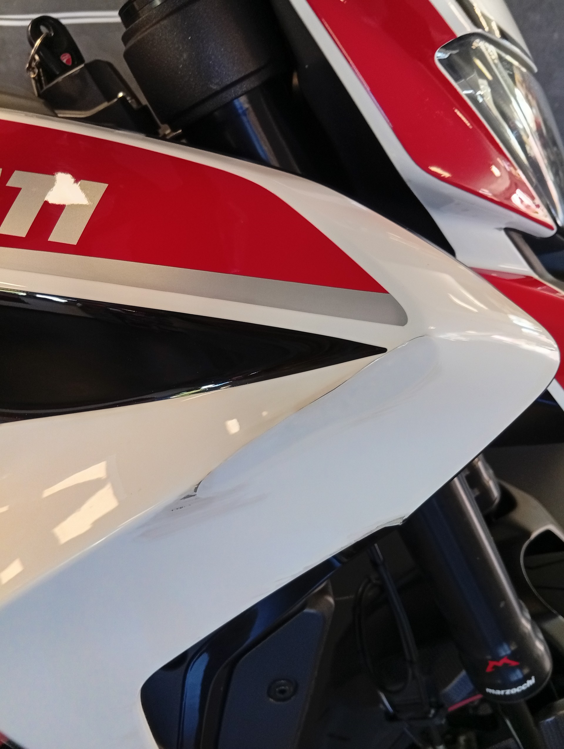 DUCATI Hypermotard 821 SP-image-9