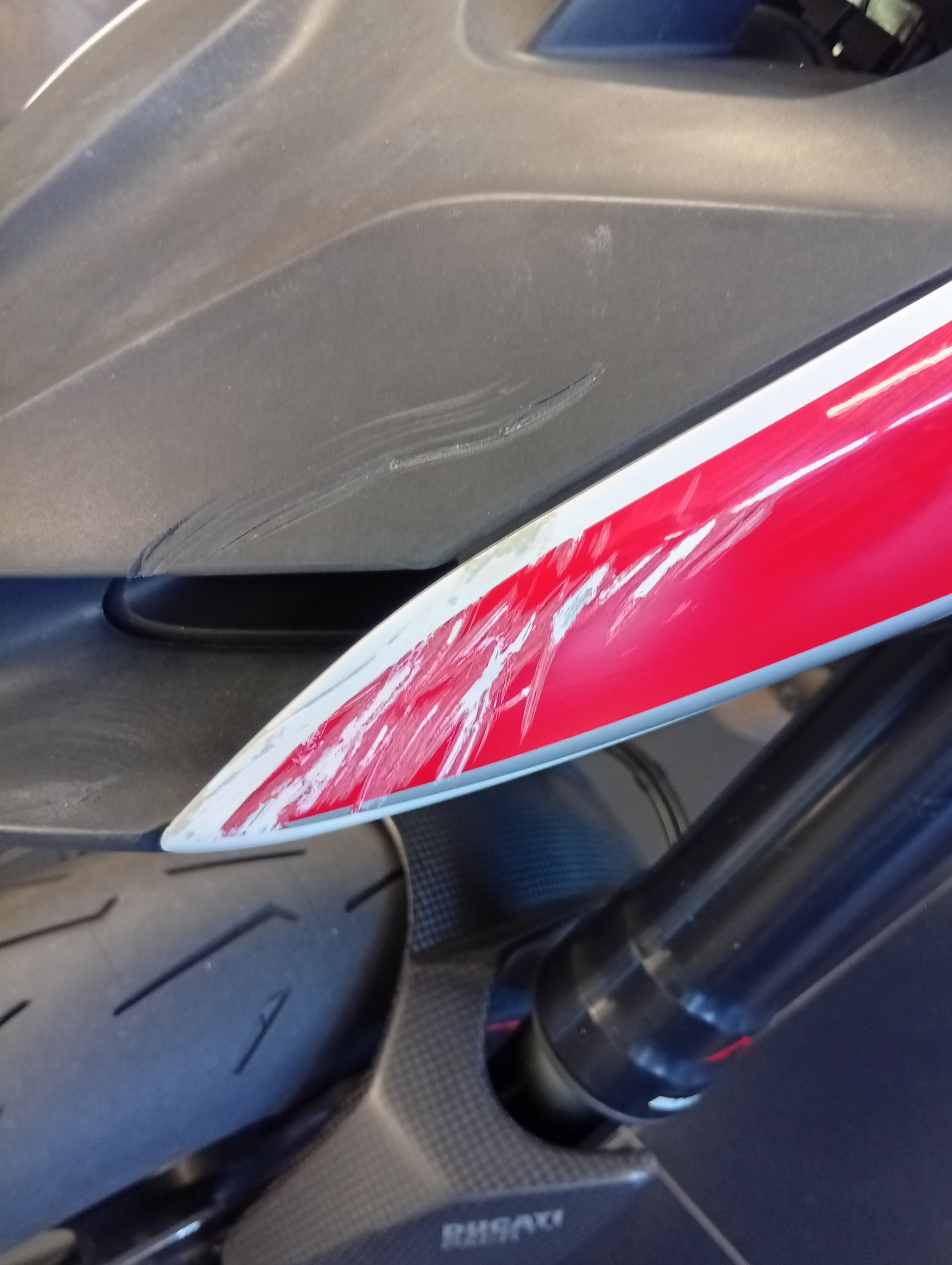 DUCATI Hypermotard 821 SP-image-7