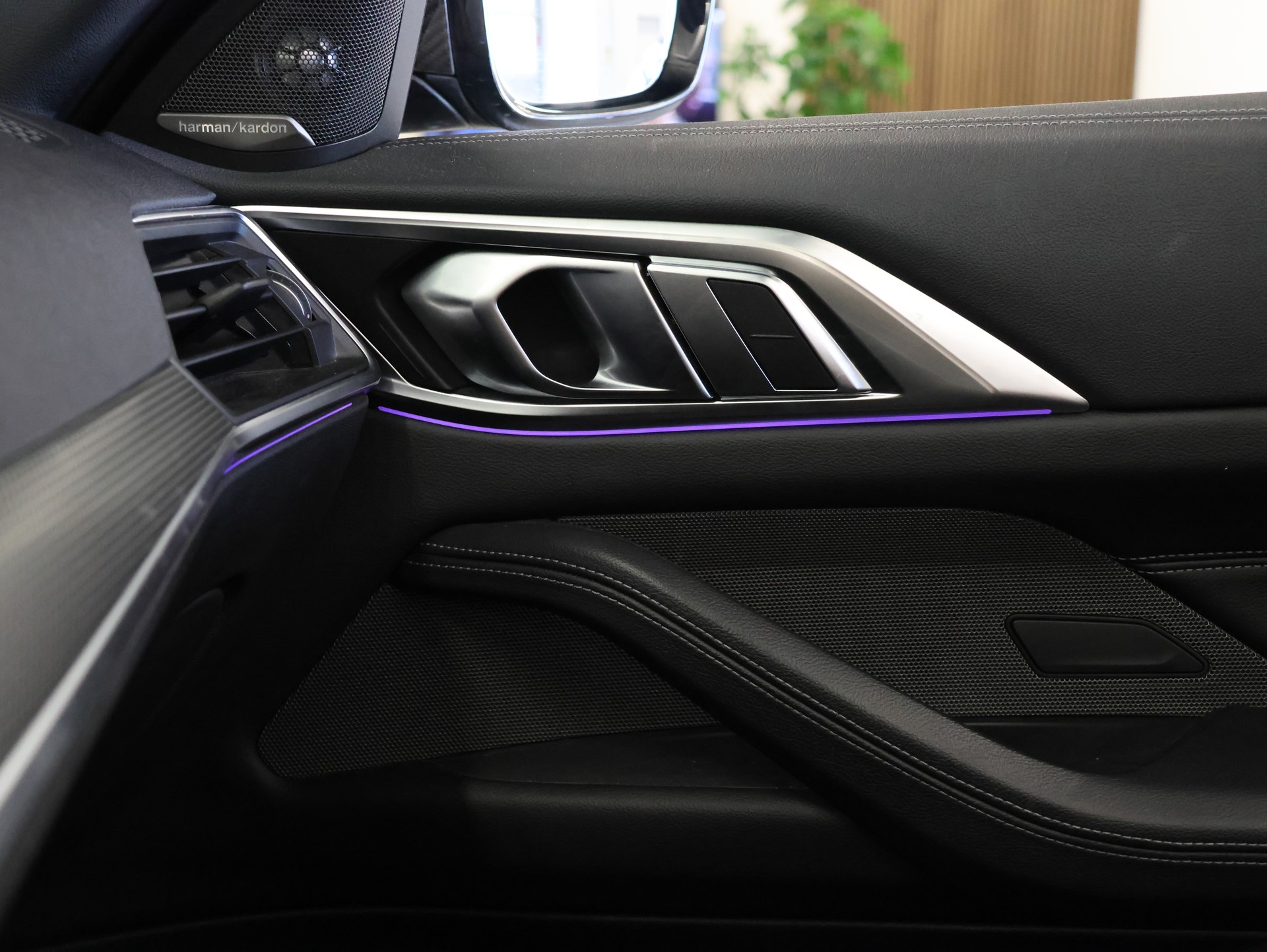 AUDI Q8 55 TFSI e quattro PHEV tiptronic *DAYTONAGRAU-PERLEFFEKT*-image-16