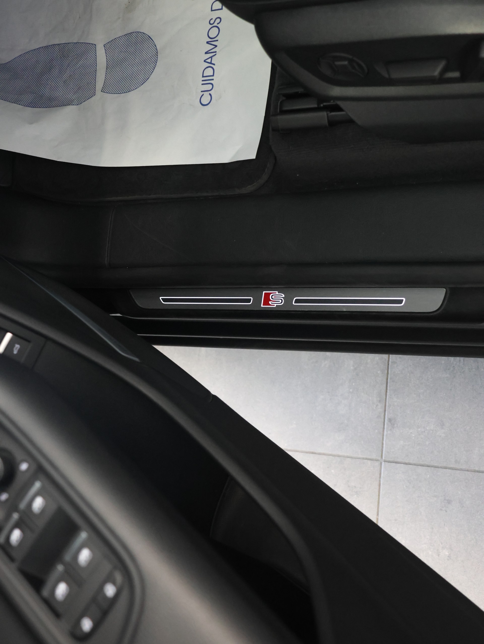 AUDI Q8 55 TFSI e quattro PHEV tiptronic *DAYTONAGRAU-PERLEFFEKT*-image-10