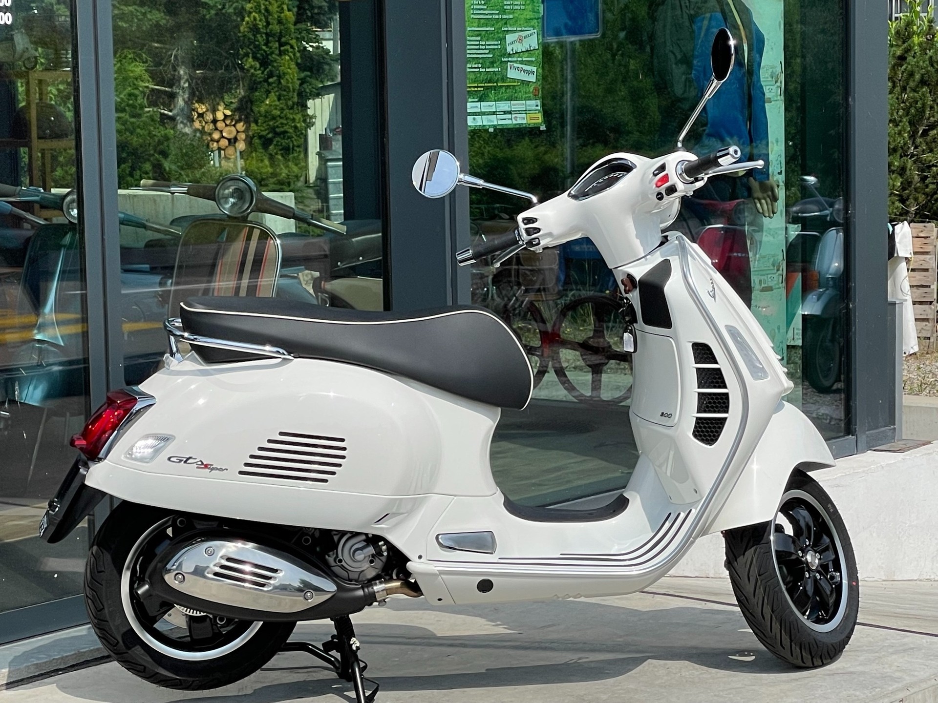 PIAGGIO Vespa GTS 300 HPE Super ABS/ASR-image-14