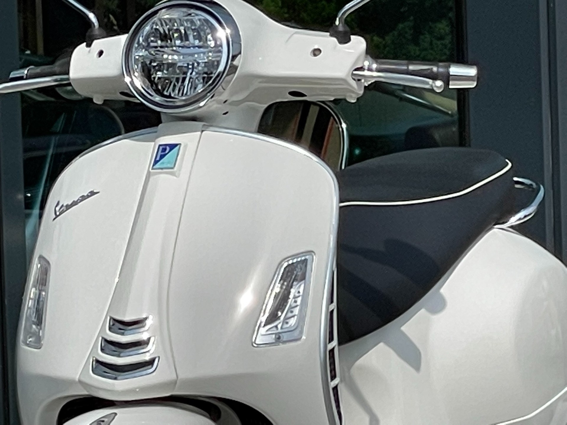 PIAGGIO Vespa GTS 300 HPE Super ABS/ASR-image-2