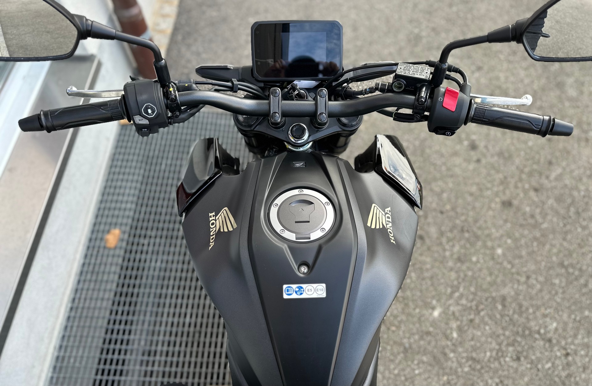 HONDA CB 125 R-image-8