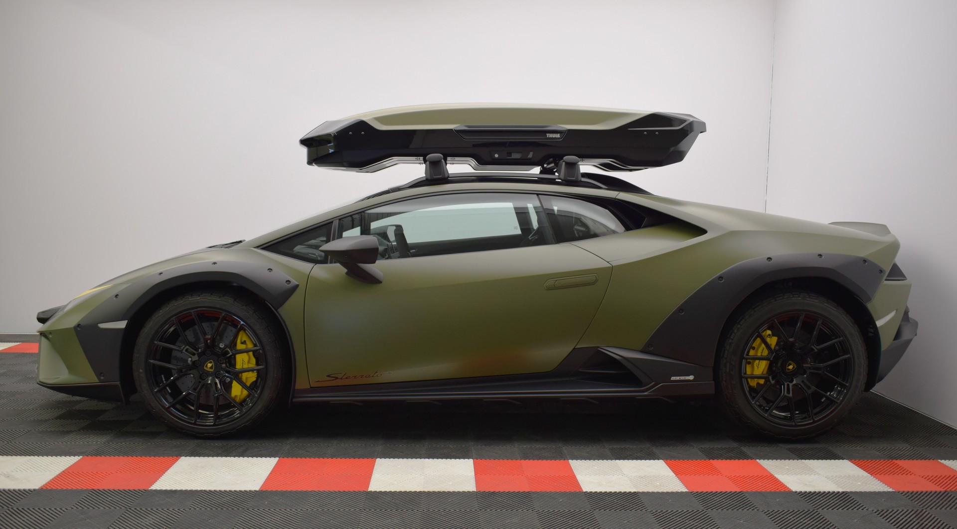 LAMBORGHINI Huracan Sterrato LP610-4 "Verde Turbine, 1 / 1499" CH Fahrzeug-image-9