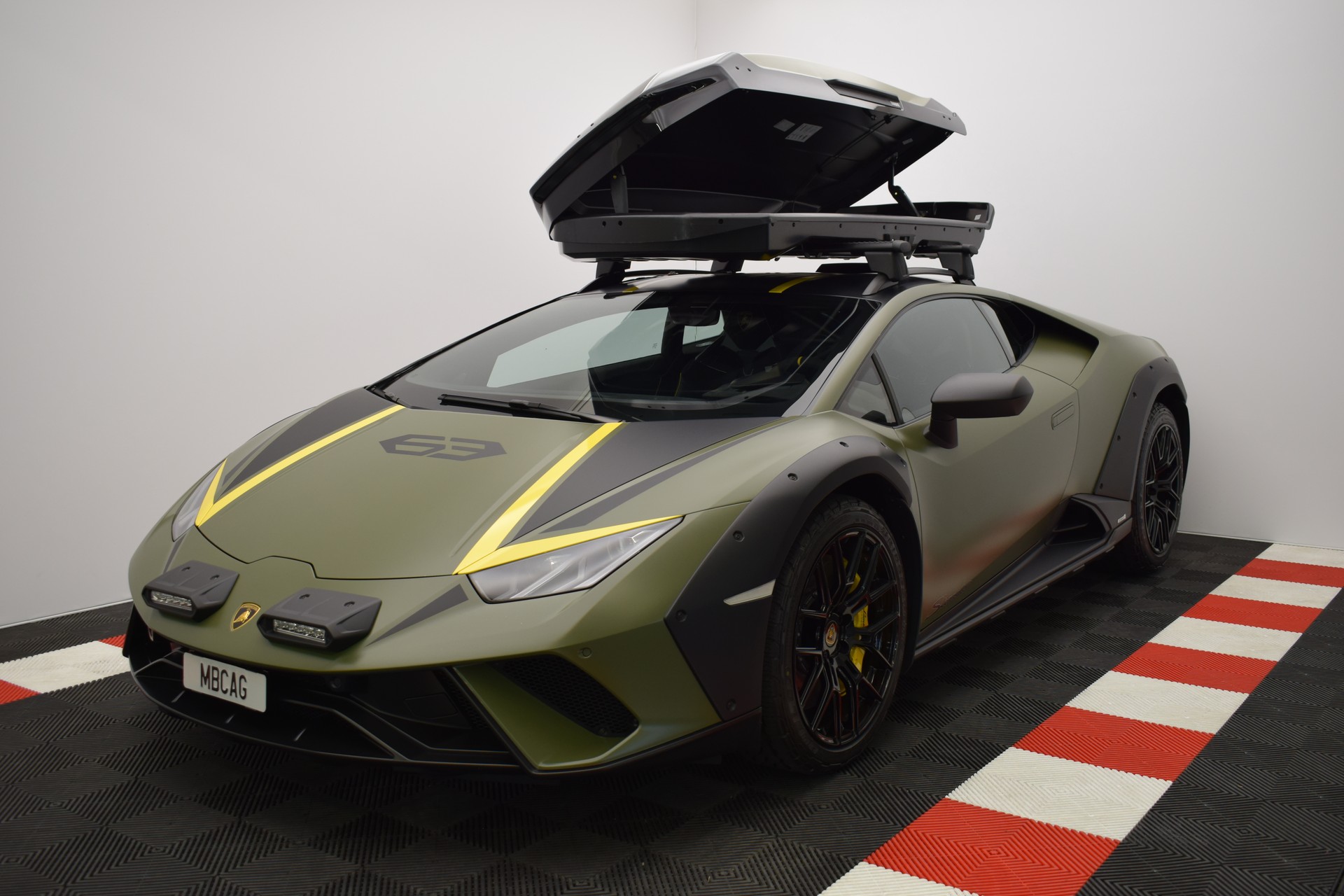 LAMBORGHINI Huracan Sterrato LP610-4 "Verde Turbine, 1 / 1499" CH Fahrzeug-image-6