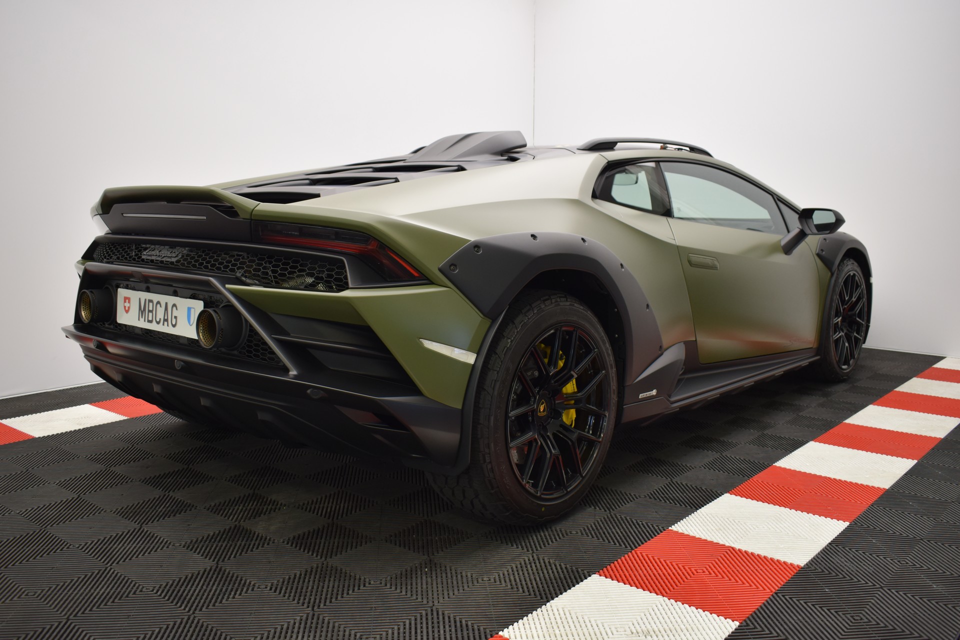 LAMBORGHINI Huracan Sterrato LP610-4 "Verde Turbine, 1 / 1499" CH Fahrzeug-image-15