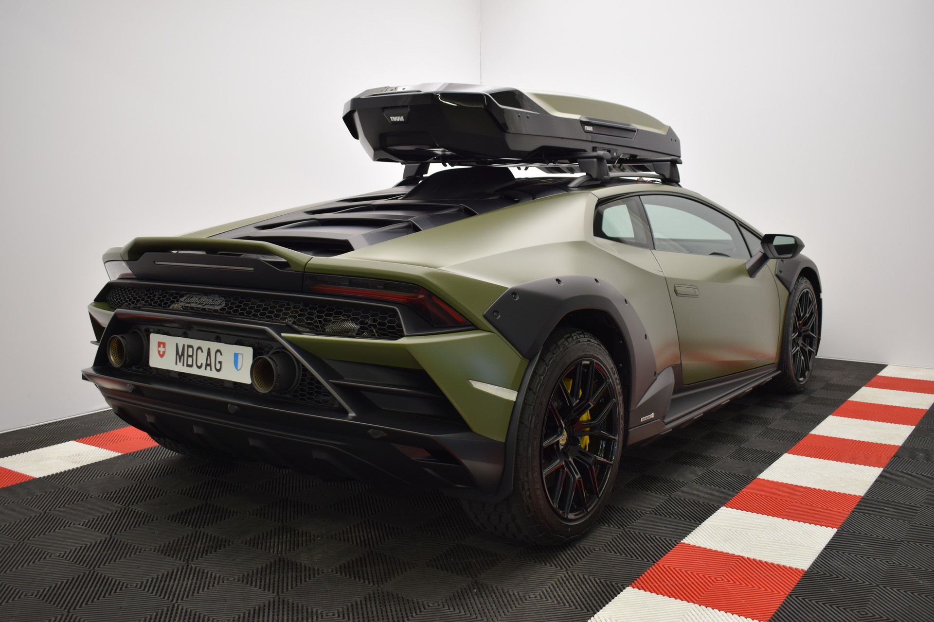 LAMBORGHINI Huracan Sterrato LP610-4 "Verde Turbine, 1 / 1499" CH Fahrzeug-image-11