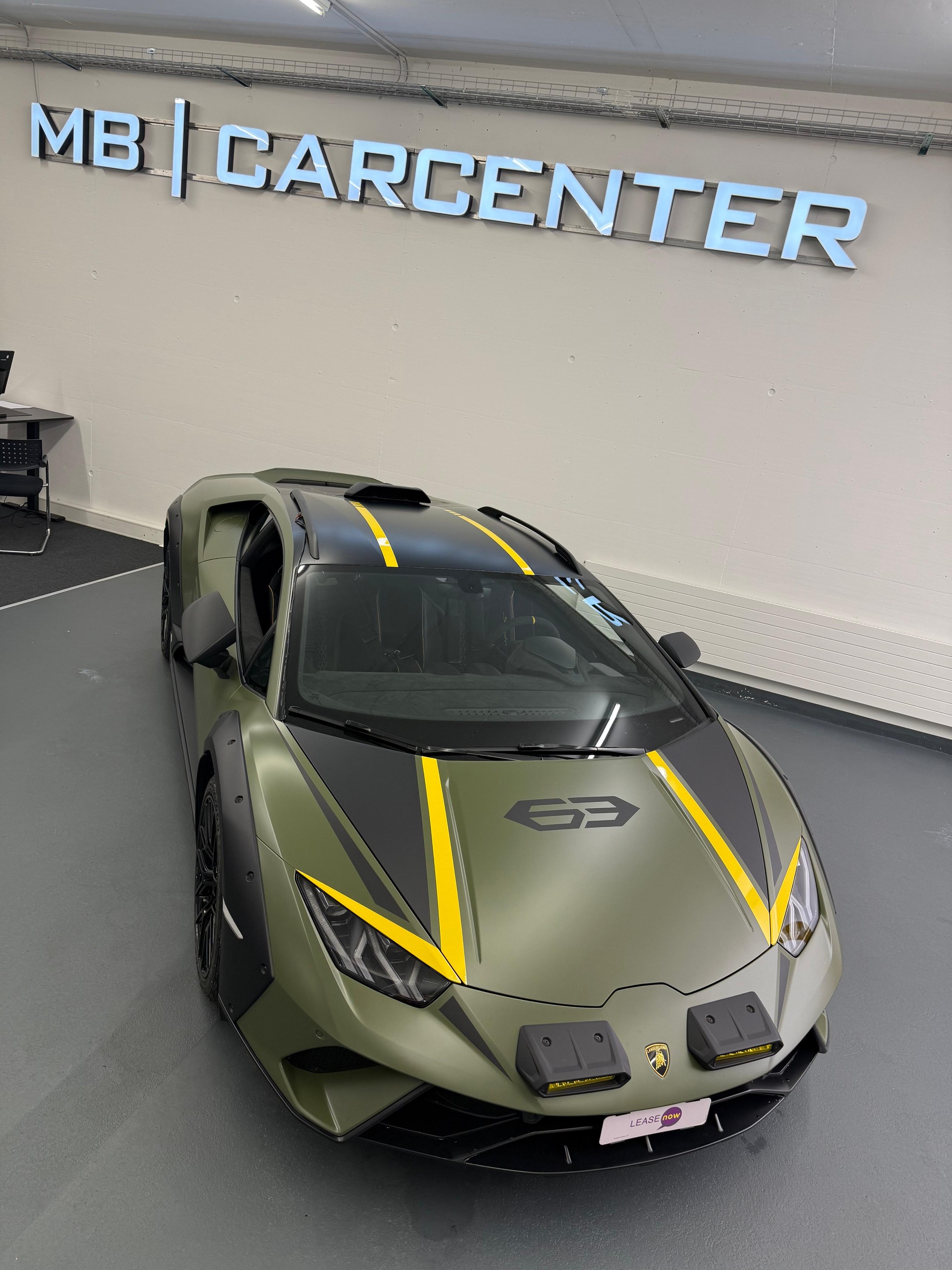 LAMBORGHINI Huracan Sterrato LP610-4 "Verde Turbine, 1 / 1499" CH Fahrzeug-showroom-element-1