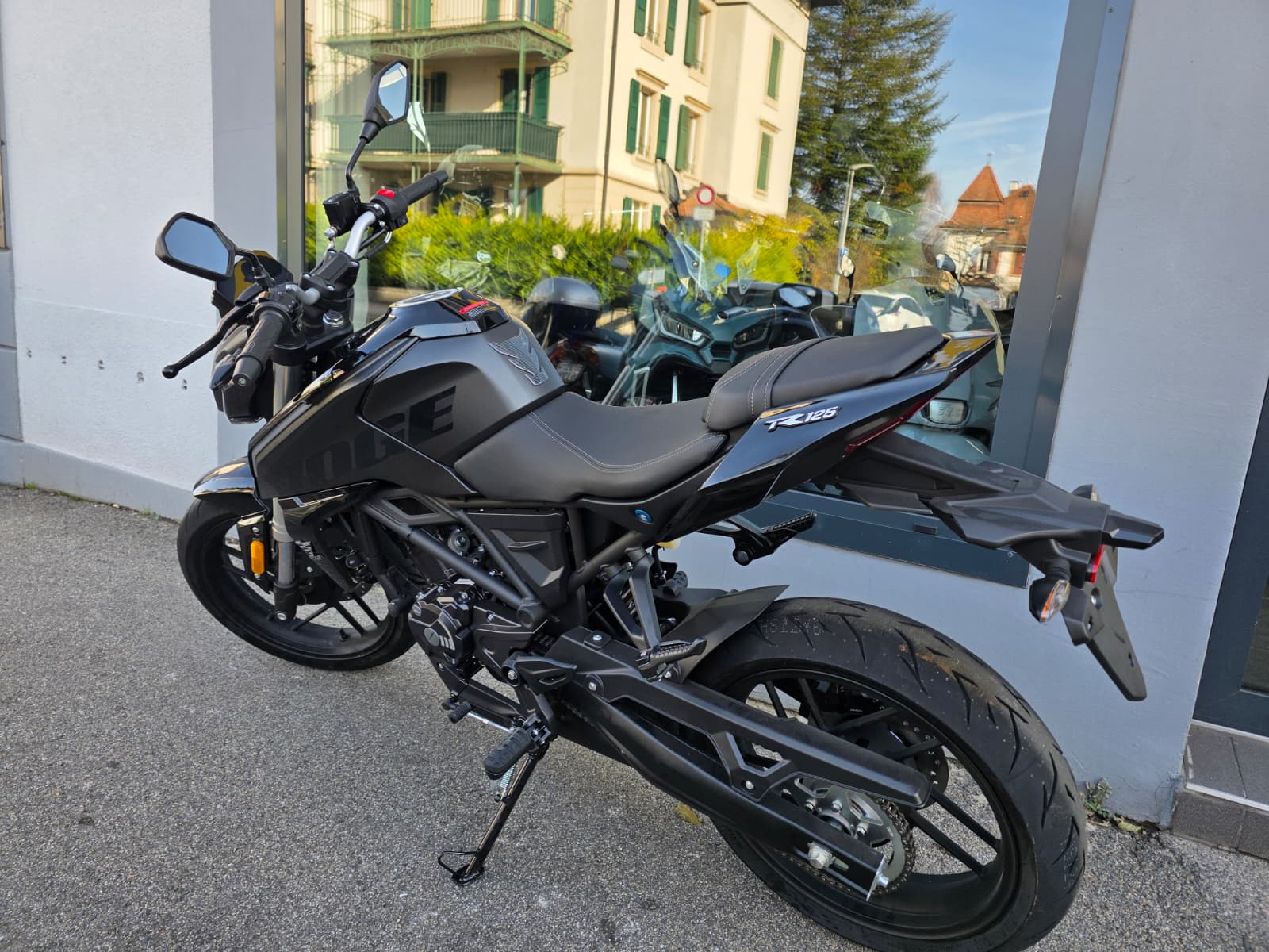 VOGE 125R Niked-image-2