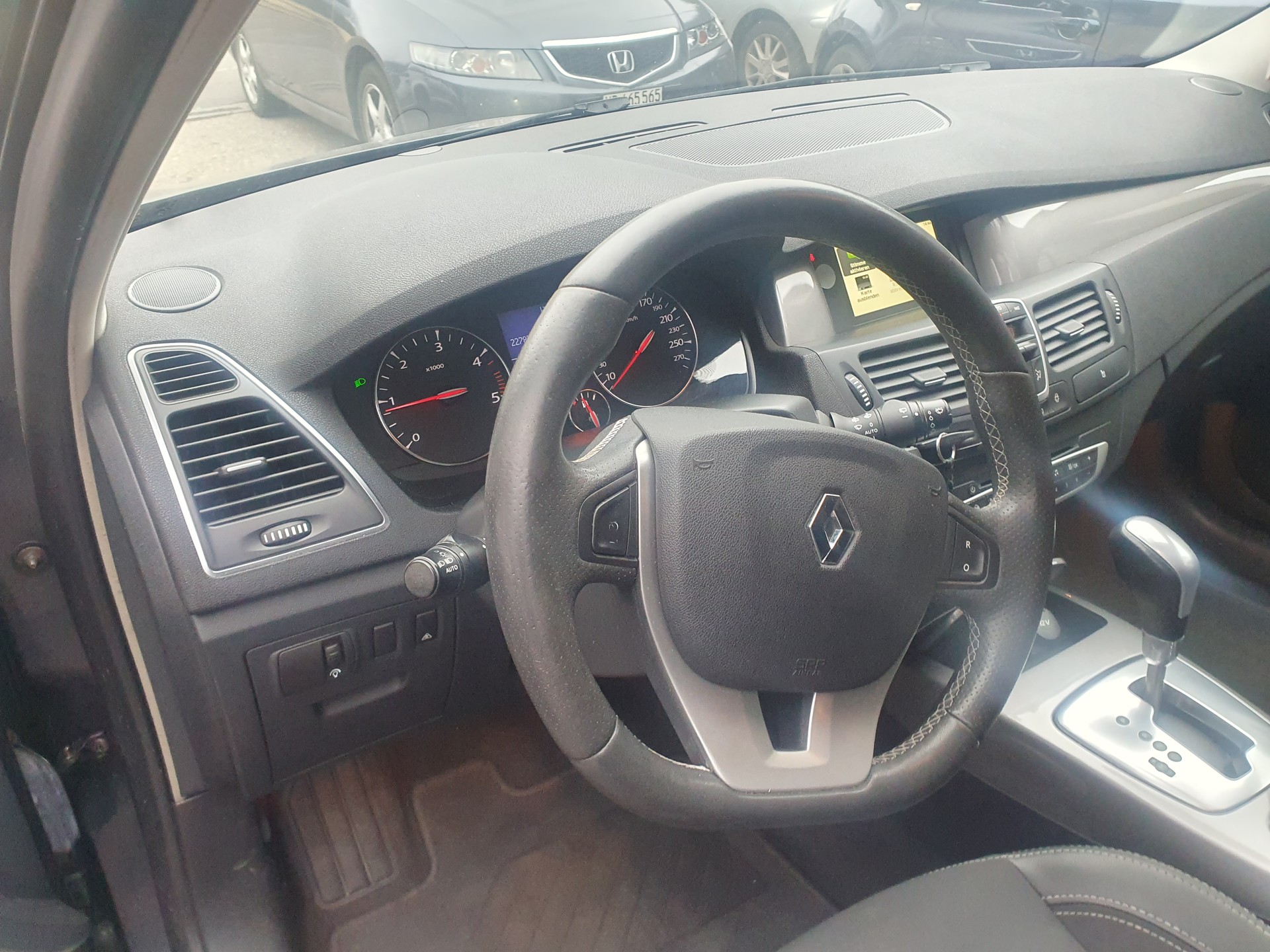 RENAULT Laguna Grandtour 2.0 dCi Laguna.ch Automatic-image-2