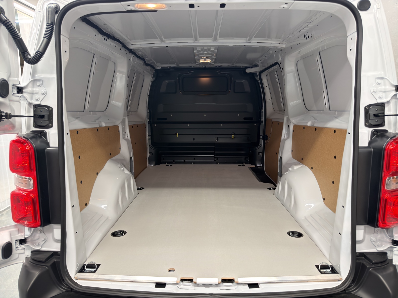 FIAT Scudo Kaw. L3 1.5 BlueHDI 120 Easy Pro-image-10