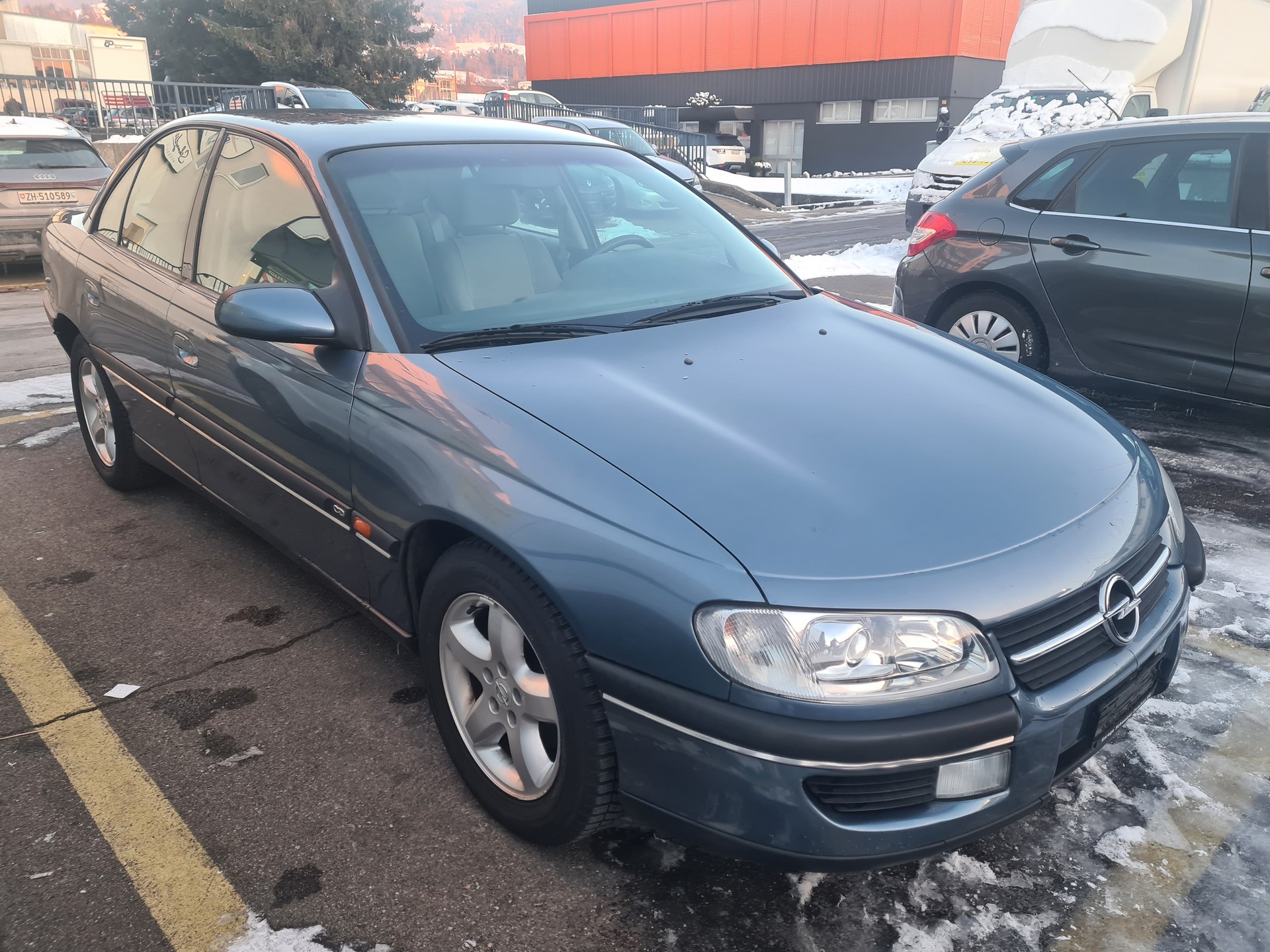 OPEL Omega 2.0i 16V CD-showroom-element-1