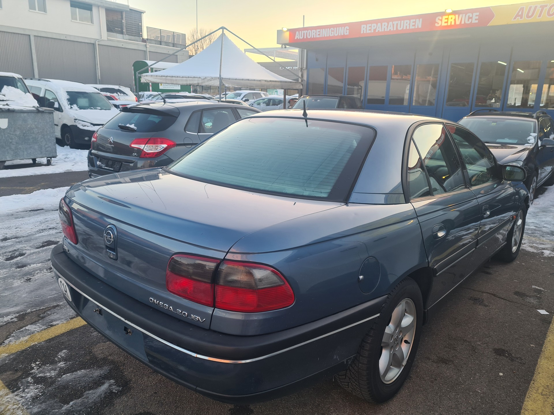 OPEL Omega 2.0i 16V CD-showroom-element-3