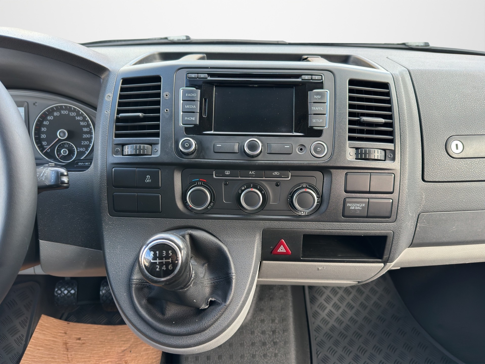 VW T5 2.0 TDI 4Motion-image-12