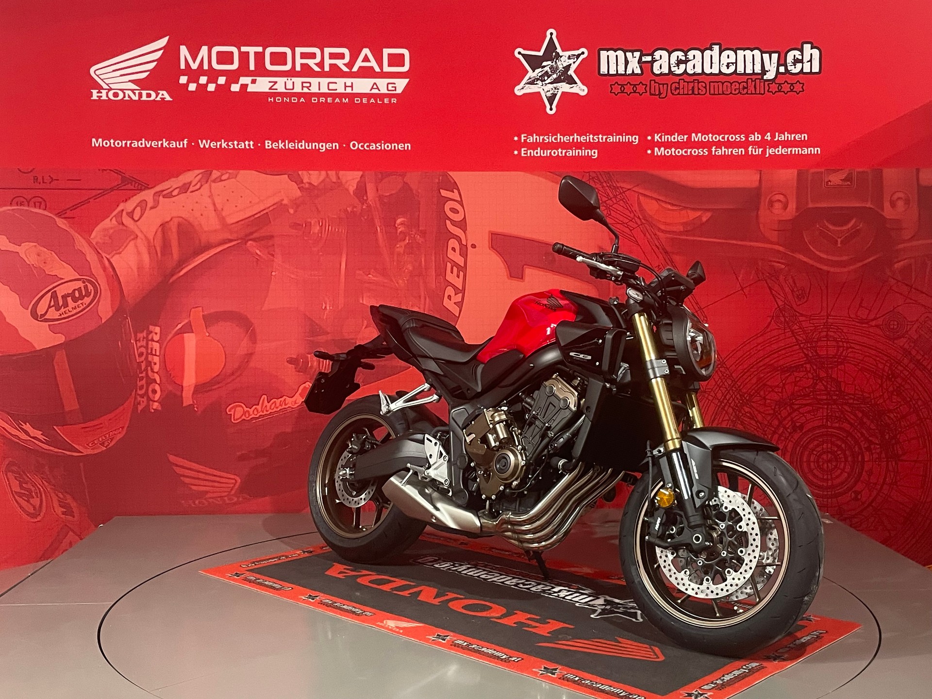 HONDA CB650R E-Clutch**Modell 2026**Neufahrzeug**Grand Prix Red*-image-1