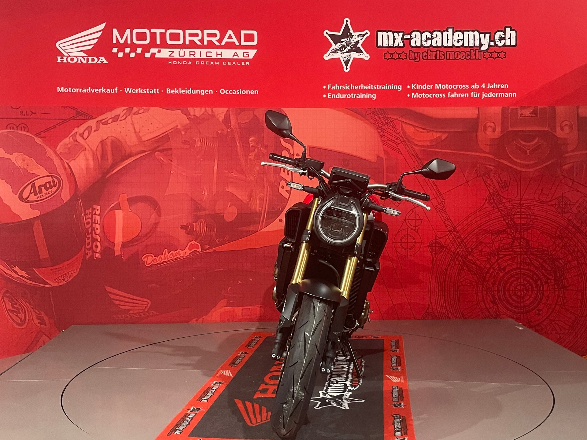 HONDA CB650R E-Clutch**Modell 2026**Neufahrzeug**Grand Prix Red*-image-2