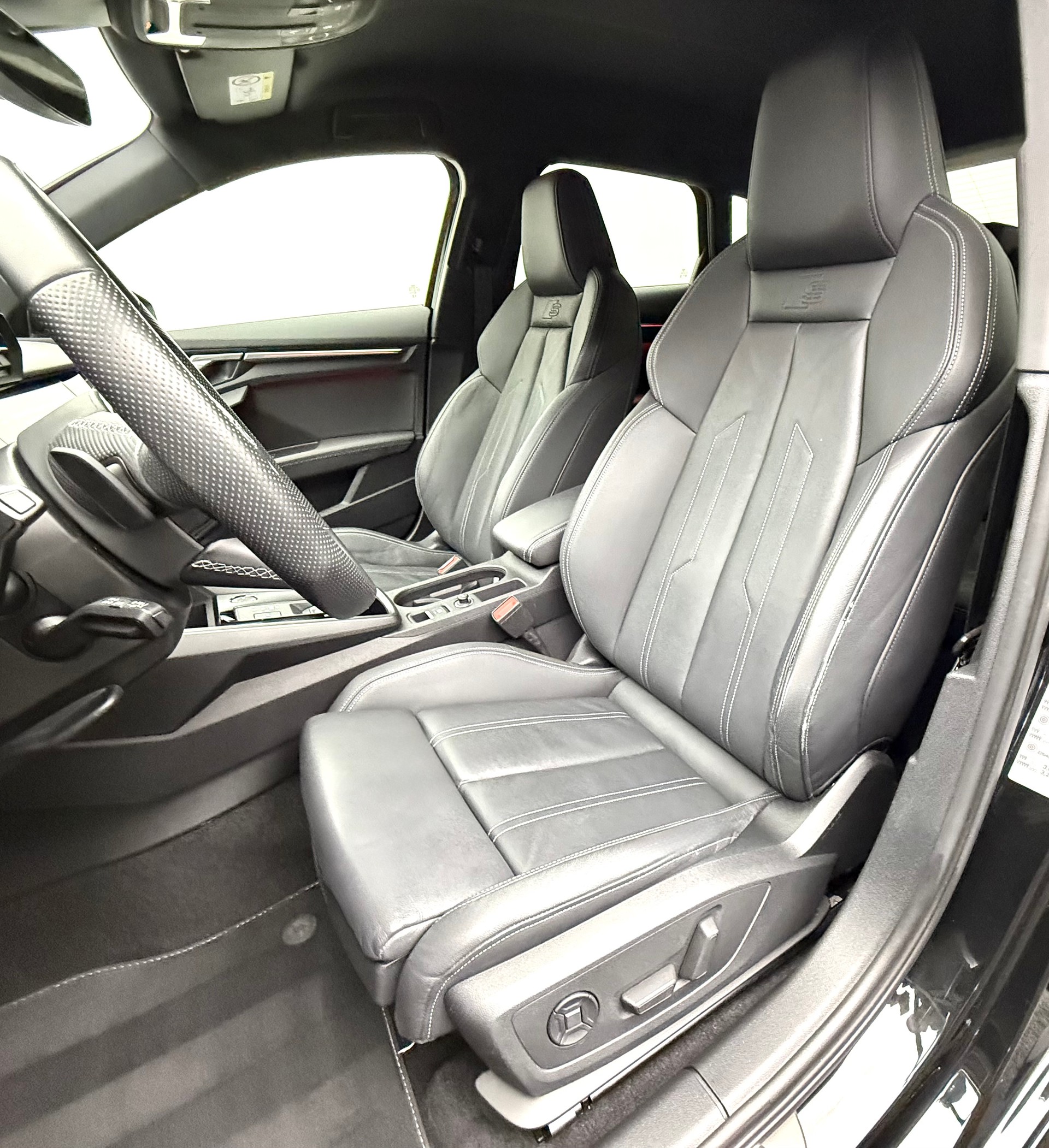 AUDI A3 Sportback 45 TFSI e S line S-tronic VOLL LEDER-image-15