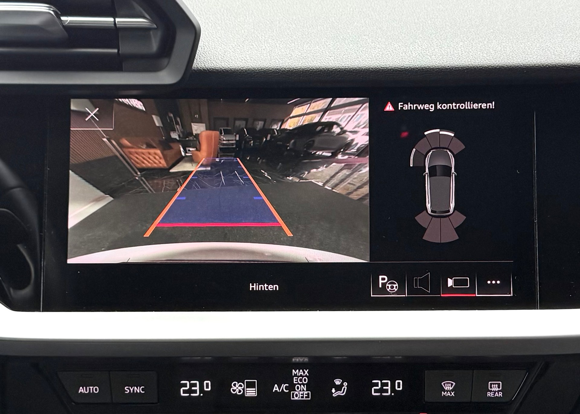 AUDI A3 Sportback 45 TFSI e S line S-tronic VOLL LEDER-image-10