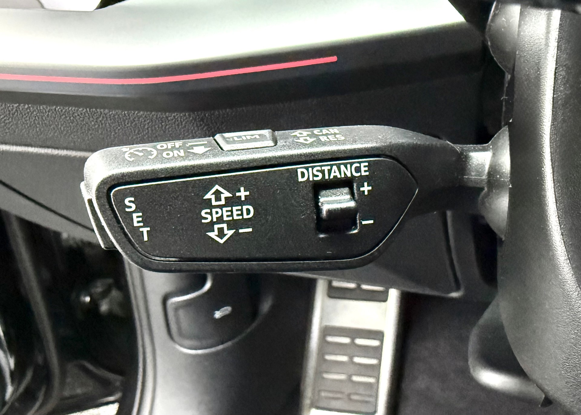 AUDI A3 Sportback 45 TFSI e S line S-tronic VOLL LEDER-image-9