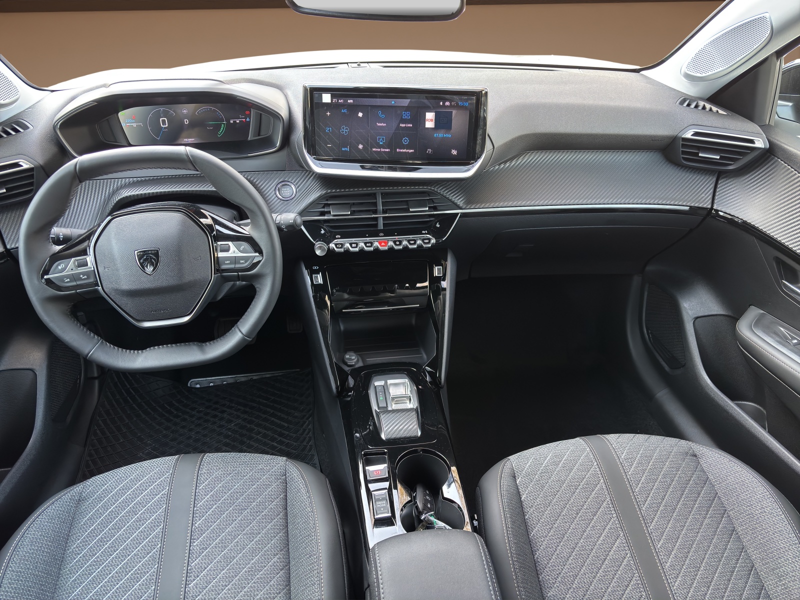 PEUGEOT 208 1.2 MHEV 110 Allure Premium-image-8