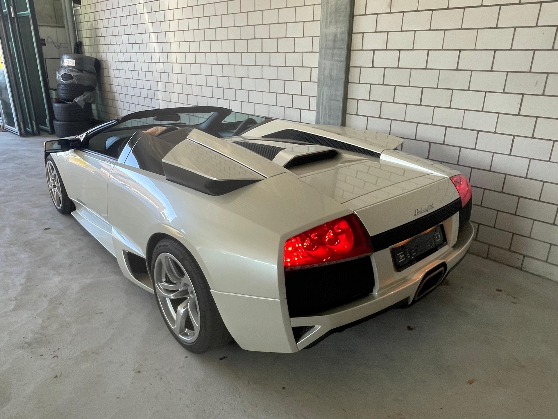 LAMBORGHINI Murciélago LP640-4 Roadster-image-7
