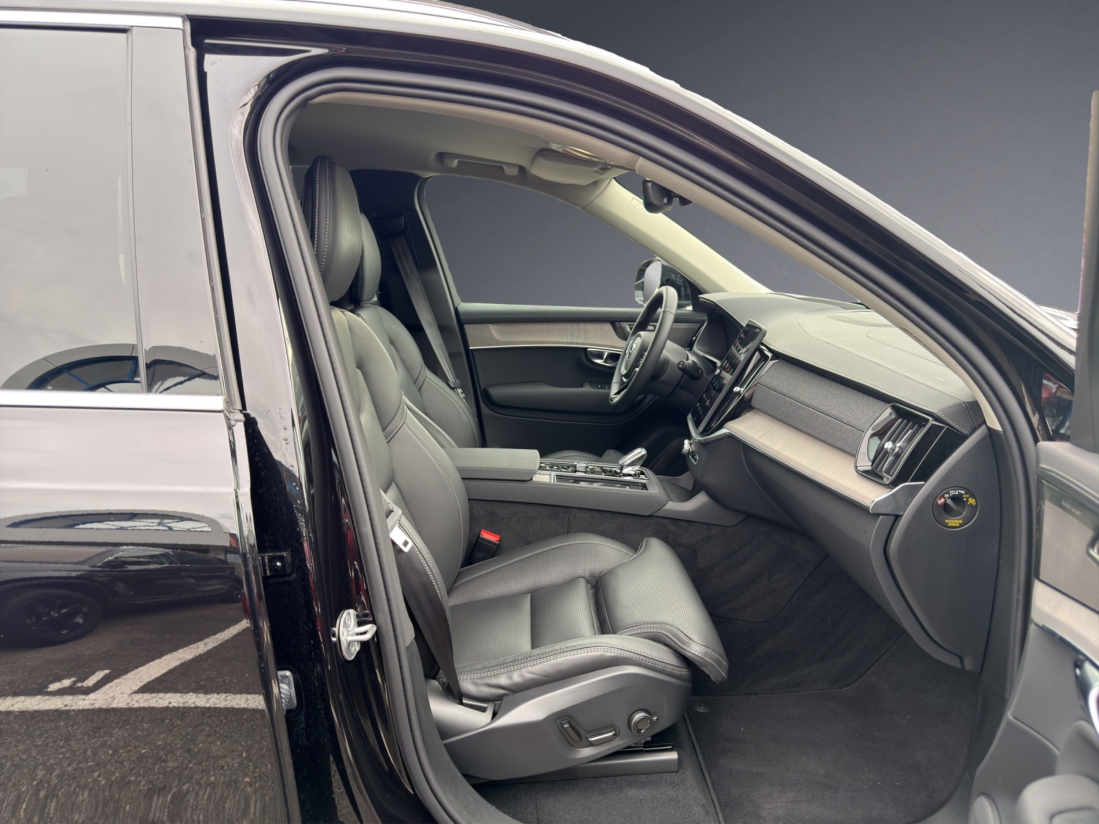 VOLVO XC90 B5 Benzin Mild Hybrid AWD Plus Bright Geartronic-image-6