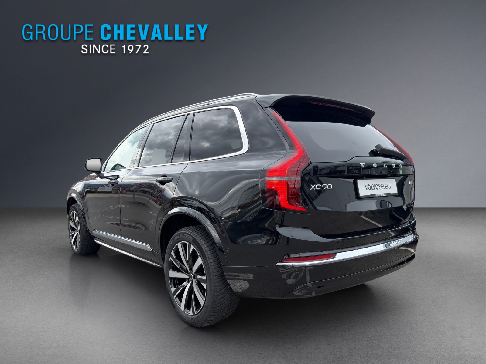 VOLVO XC90 B5 Benzin Mild Hybrid AWD Plus Bright Geartronic-showroom-element-3