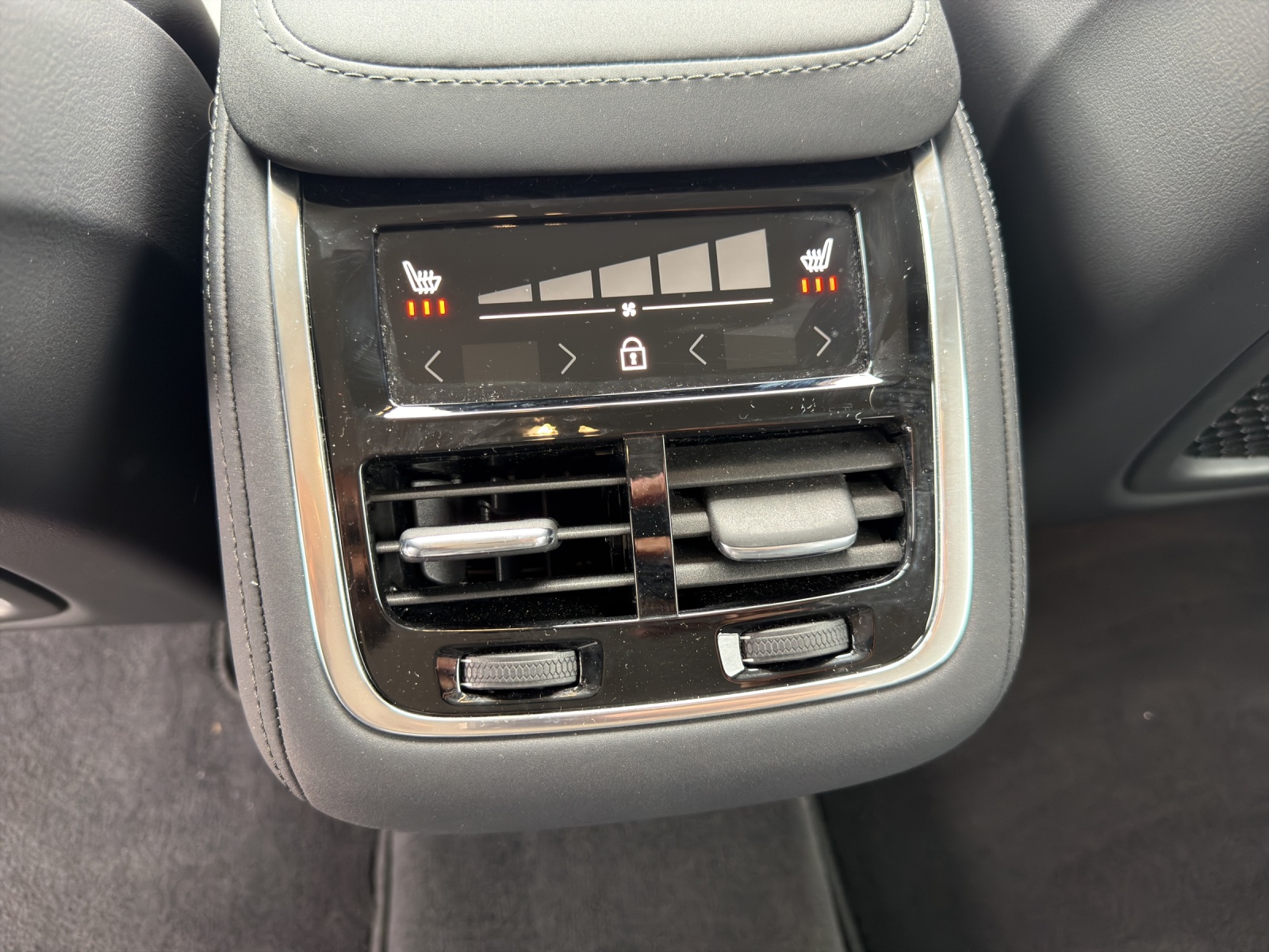 VOLVO XC90 B5 Benzin Mild Hybrid AWD Plus Bright Geartronic-image-16