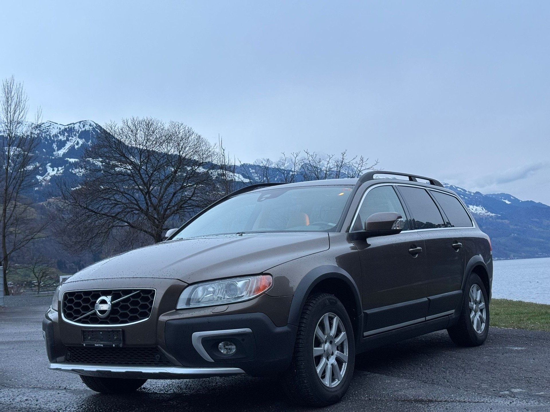 VOLVO XC70 D5 AWD Momentum Geartronic-image-5