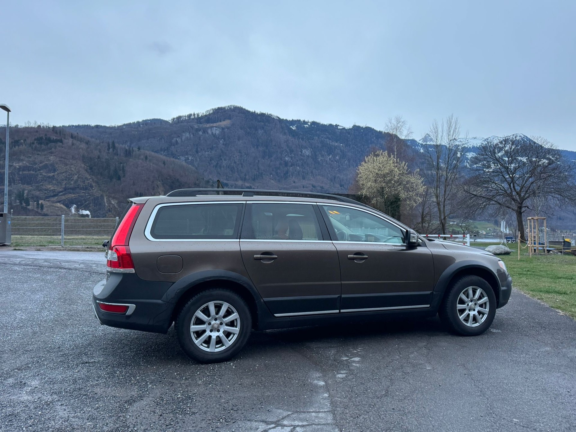 VOLVO XC70 D5 AWD Momentum Geartronic-image-7