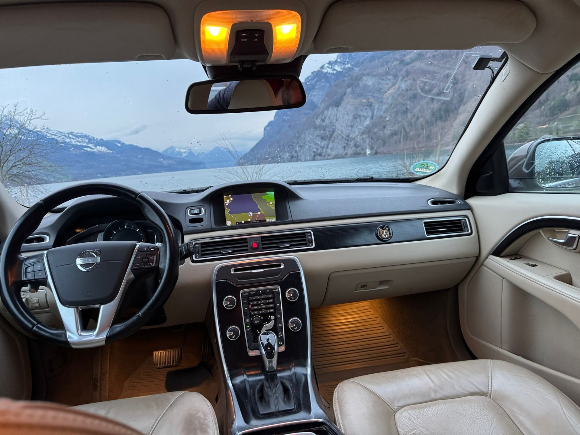 VOLVO XC70 D5 AWD Momentum Geartronic-image-13