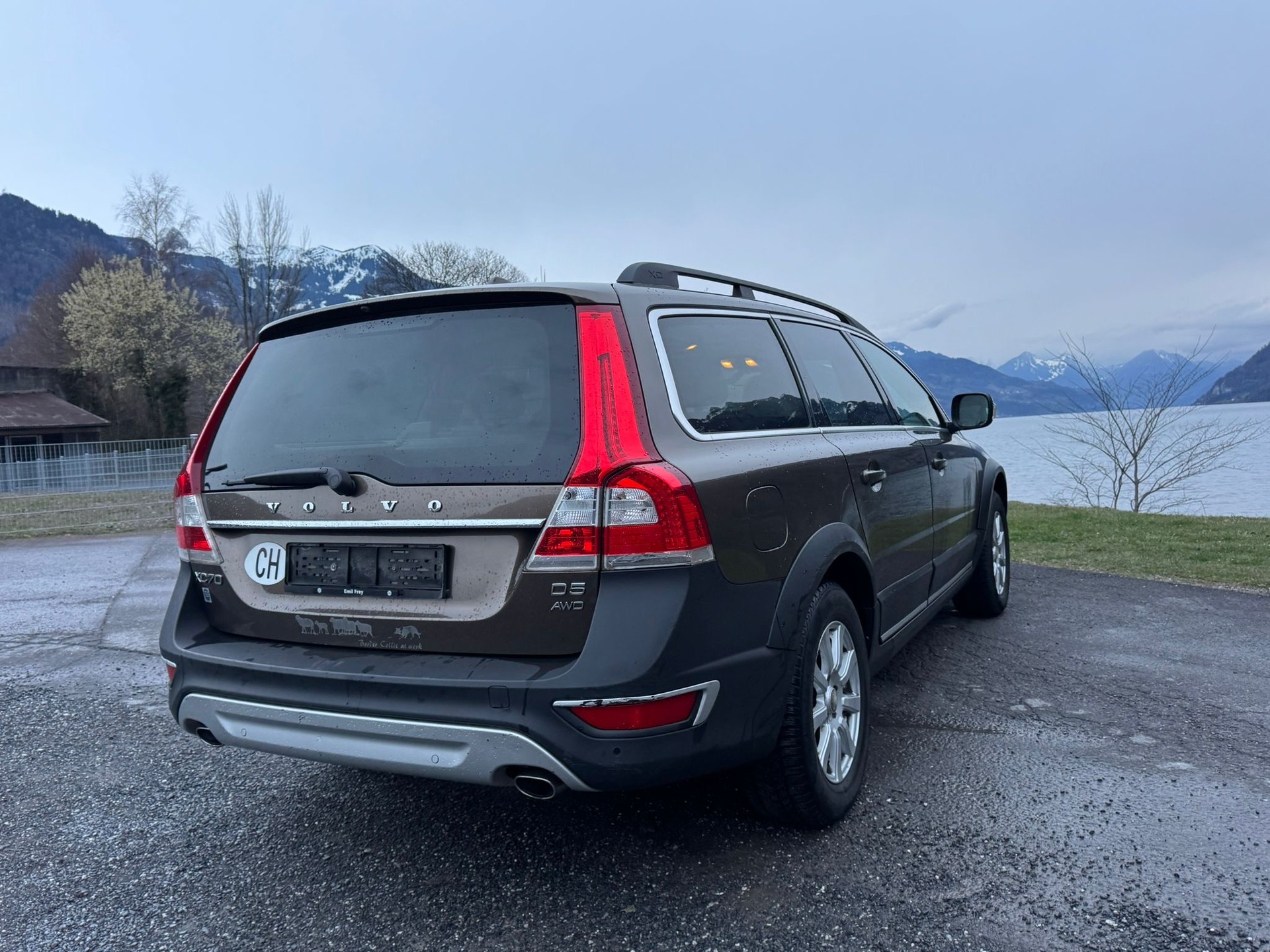 VOLVO XC70 D5 AWD Momentum Geartronic-image-6