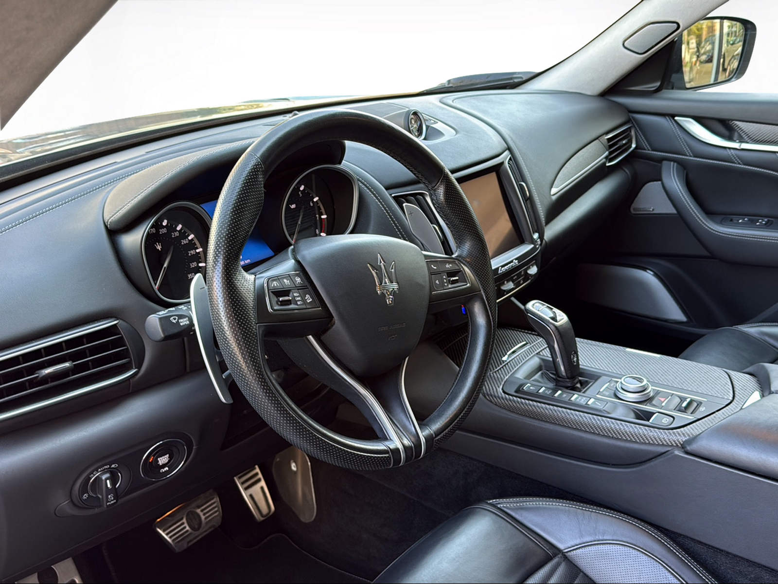 MASERATI Levante 3.8 V8 TROFEO Q4 Automatica-image-4