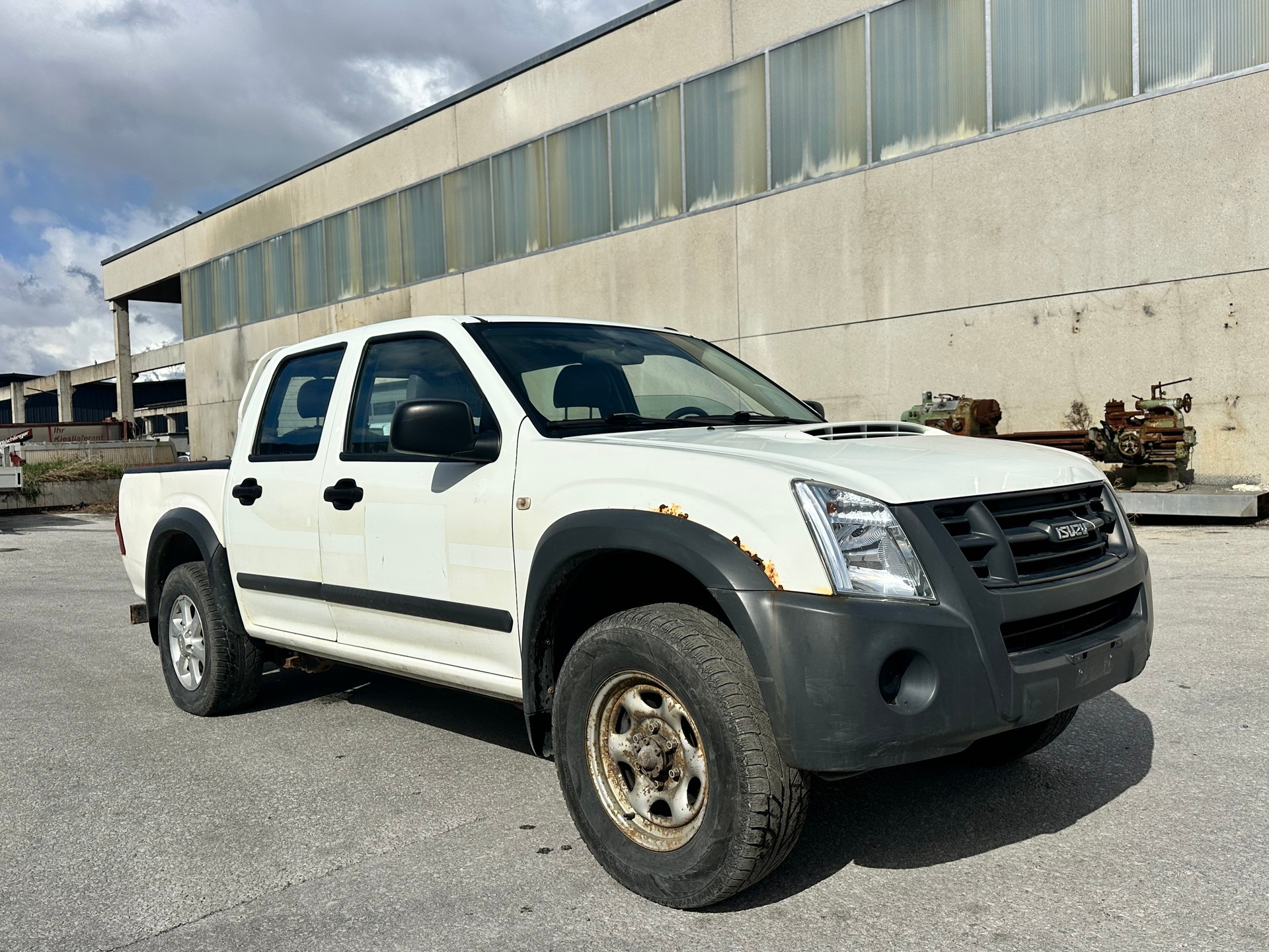 ISUZU D-MAX CrewCab L 3.0 4x4-image-2