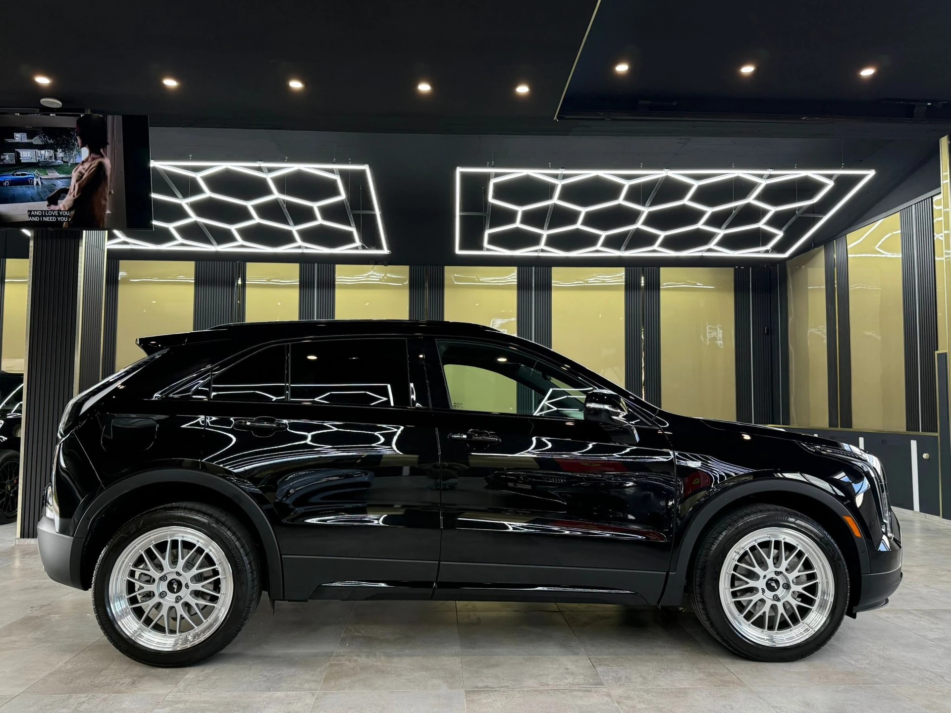 CADILLAC XT4 350T 2.0 Sport AWD Automat-showroom-element-3