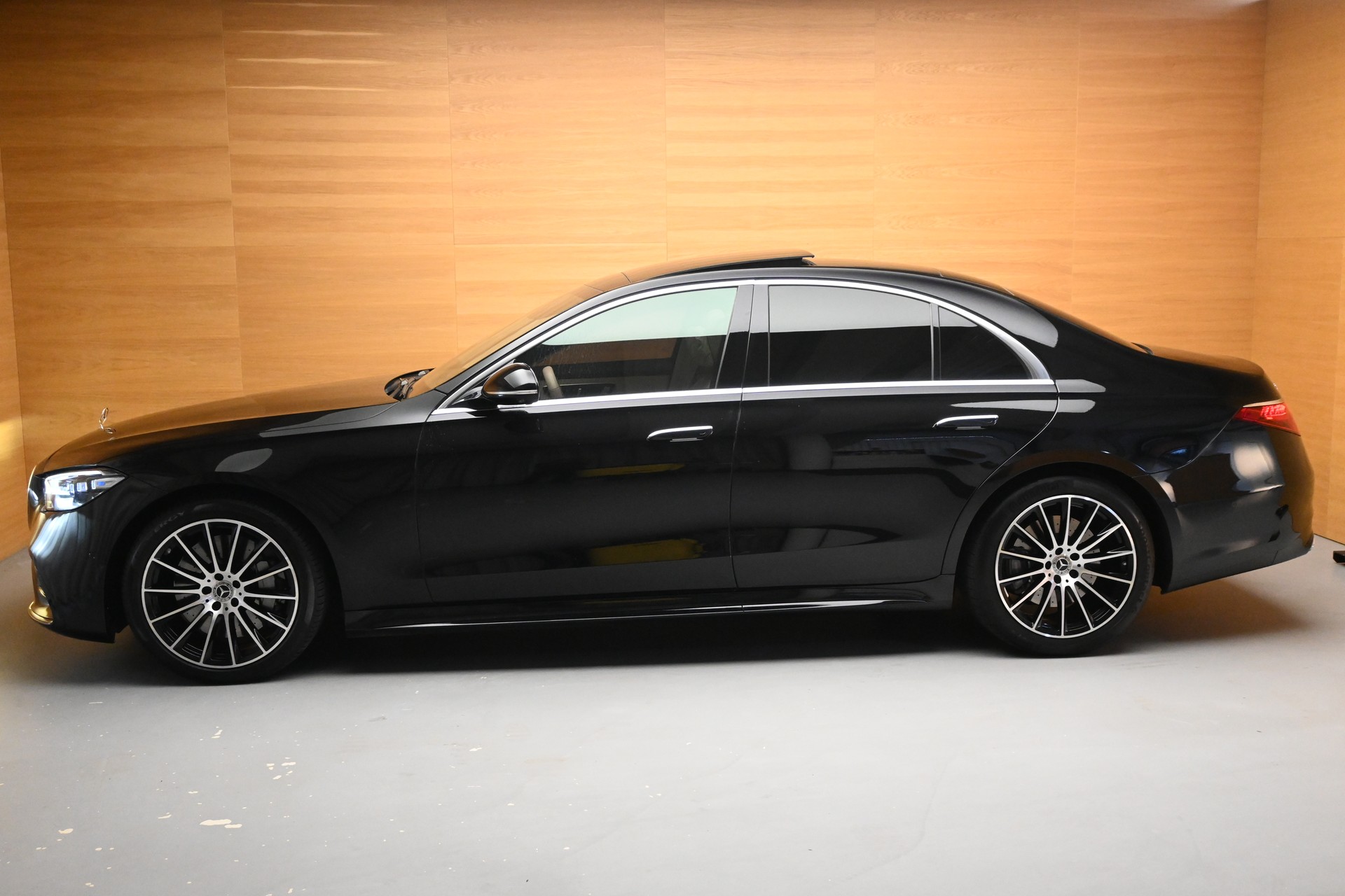 MERCEDES-BENZ S 500 4Matic AMG Line 9G-Tronic-showroom-element-1