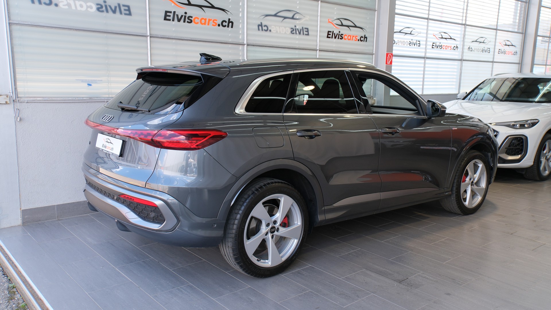 AUDI Q5 TDI quattro S line 150 kW S-tronic-image-27